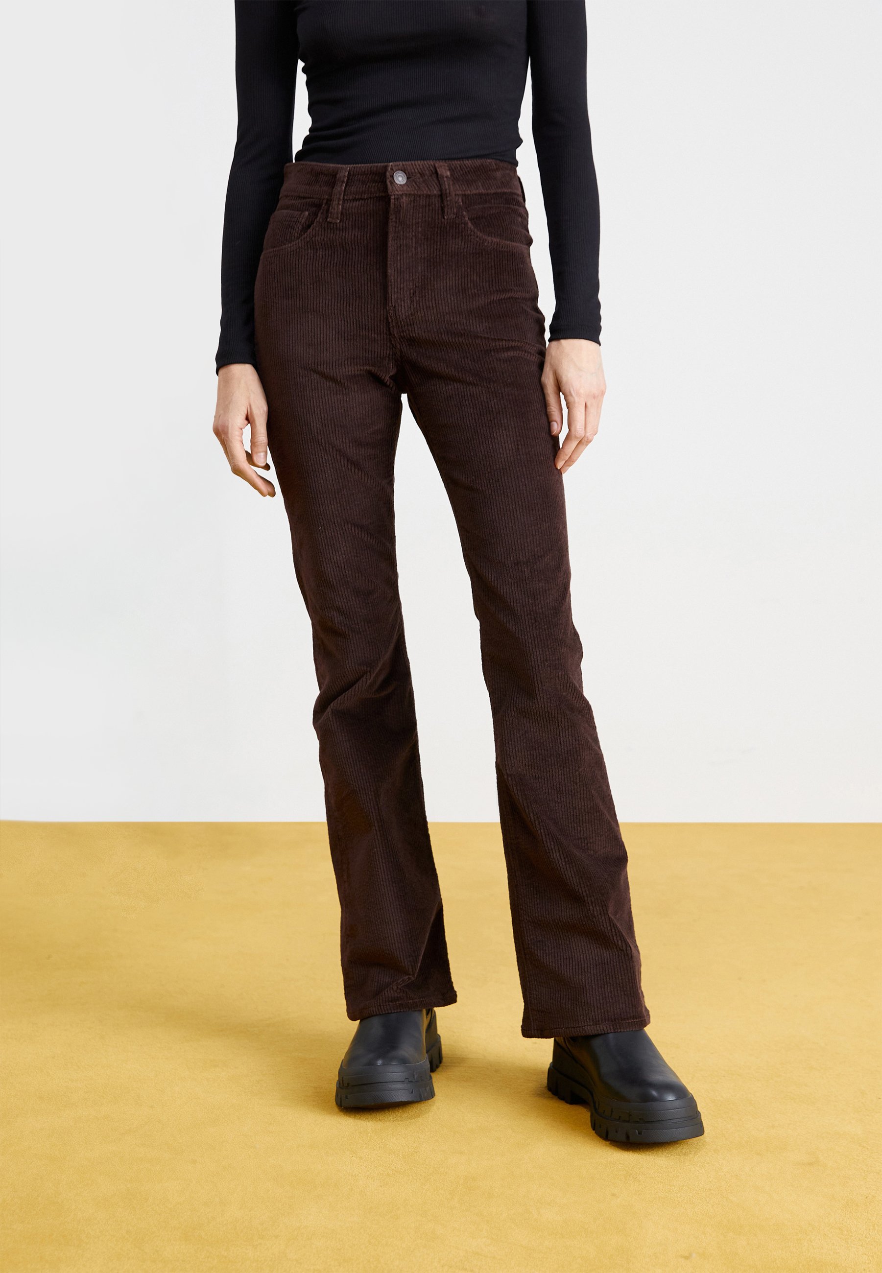 Levi's® 726™ HIGH RISE FLARE - Flared Jeans - mole/dark brown