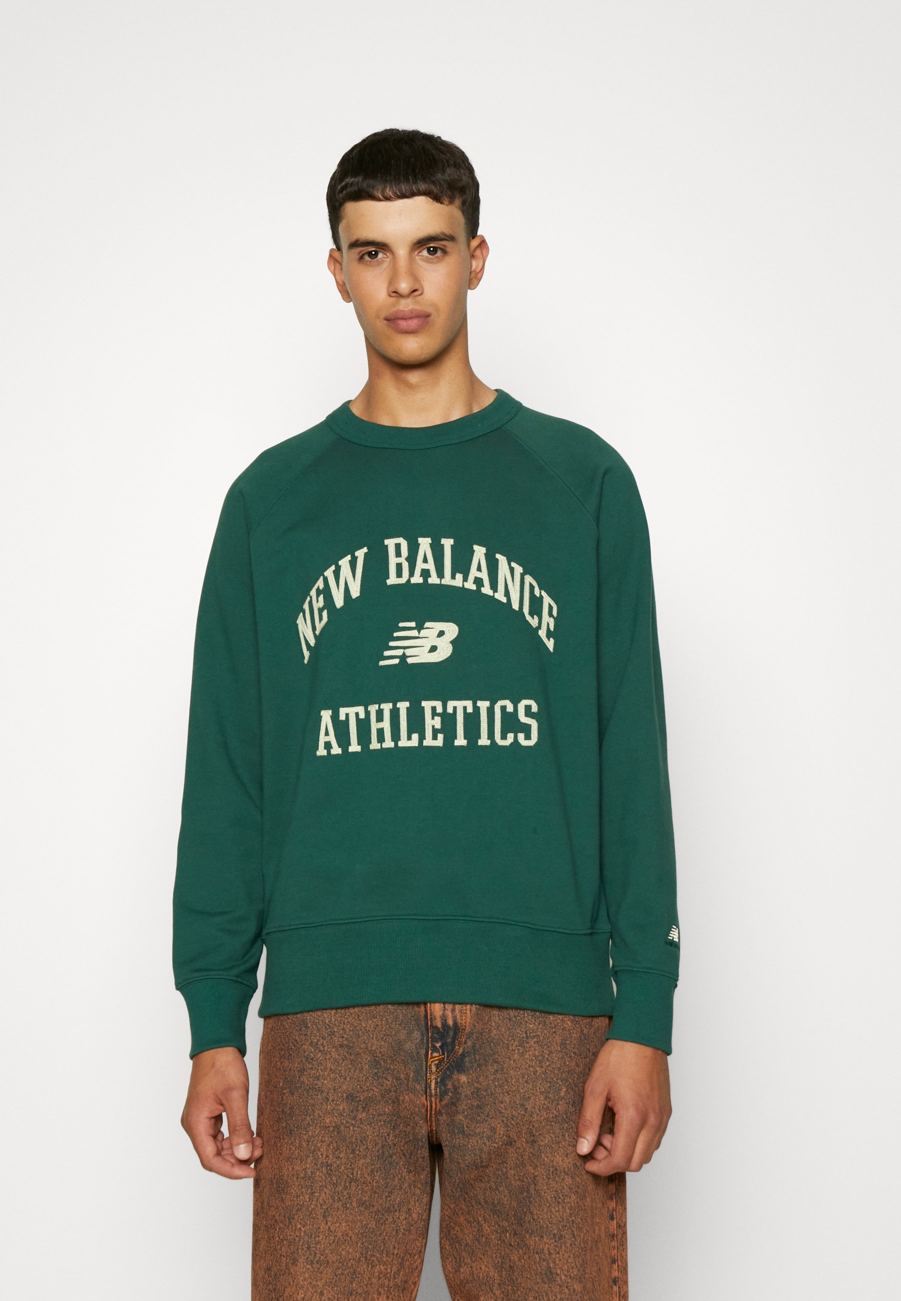 NB ATHLETICS VARSITY CREWNECK - Sweatshirt - nightwatch green/dark green