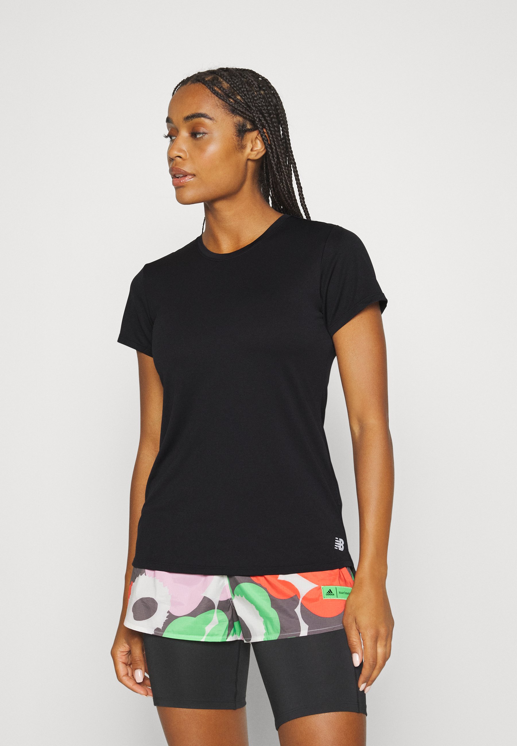NB CORE RUN SHORT SLEEVE - Sports T-shirt - black