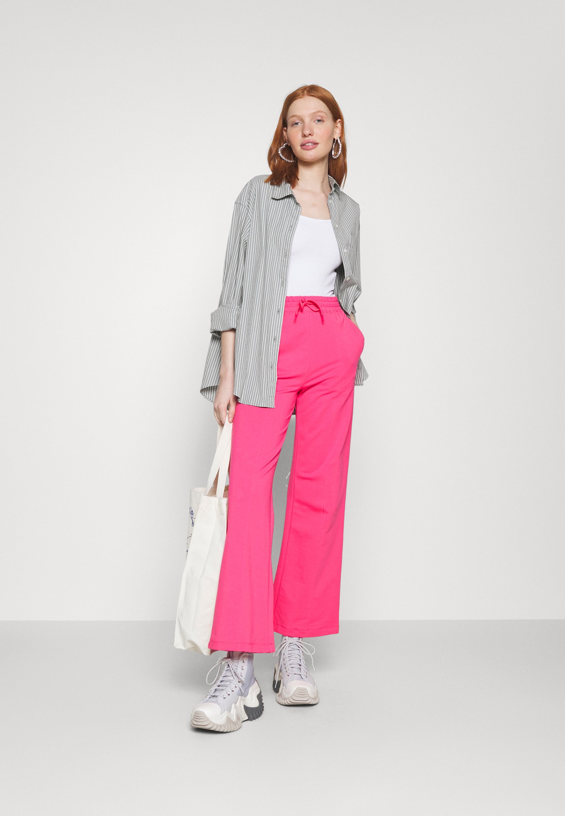 Converse LOOSE PANT - Tracksuit bottoms - astral pink/pink