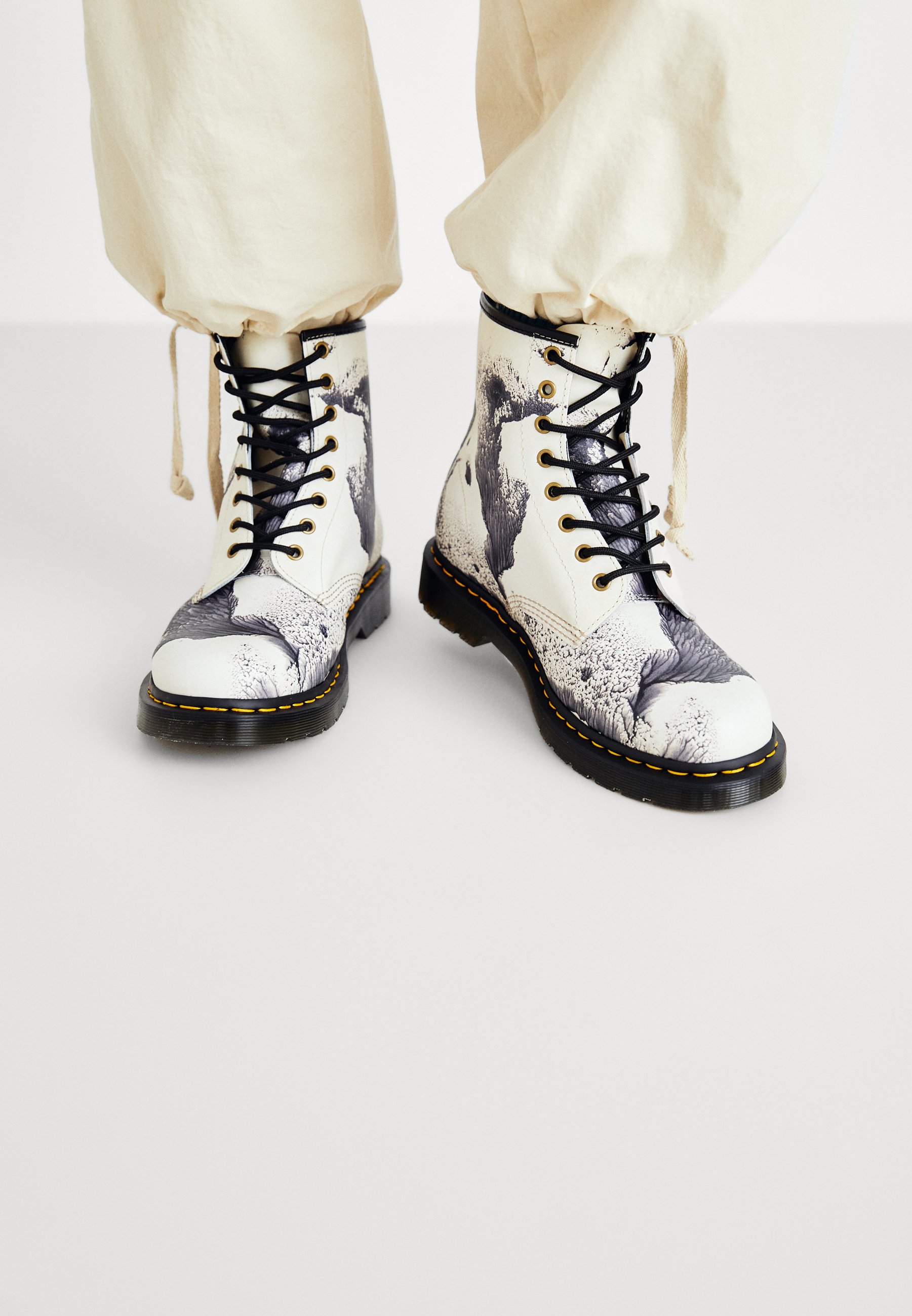 Dr. Martens 1460 TATE UNISEX - Lace-up ankle boots - black