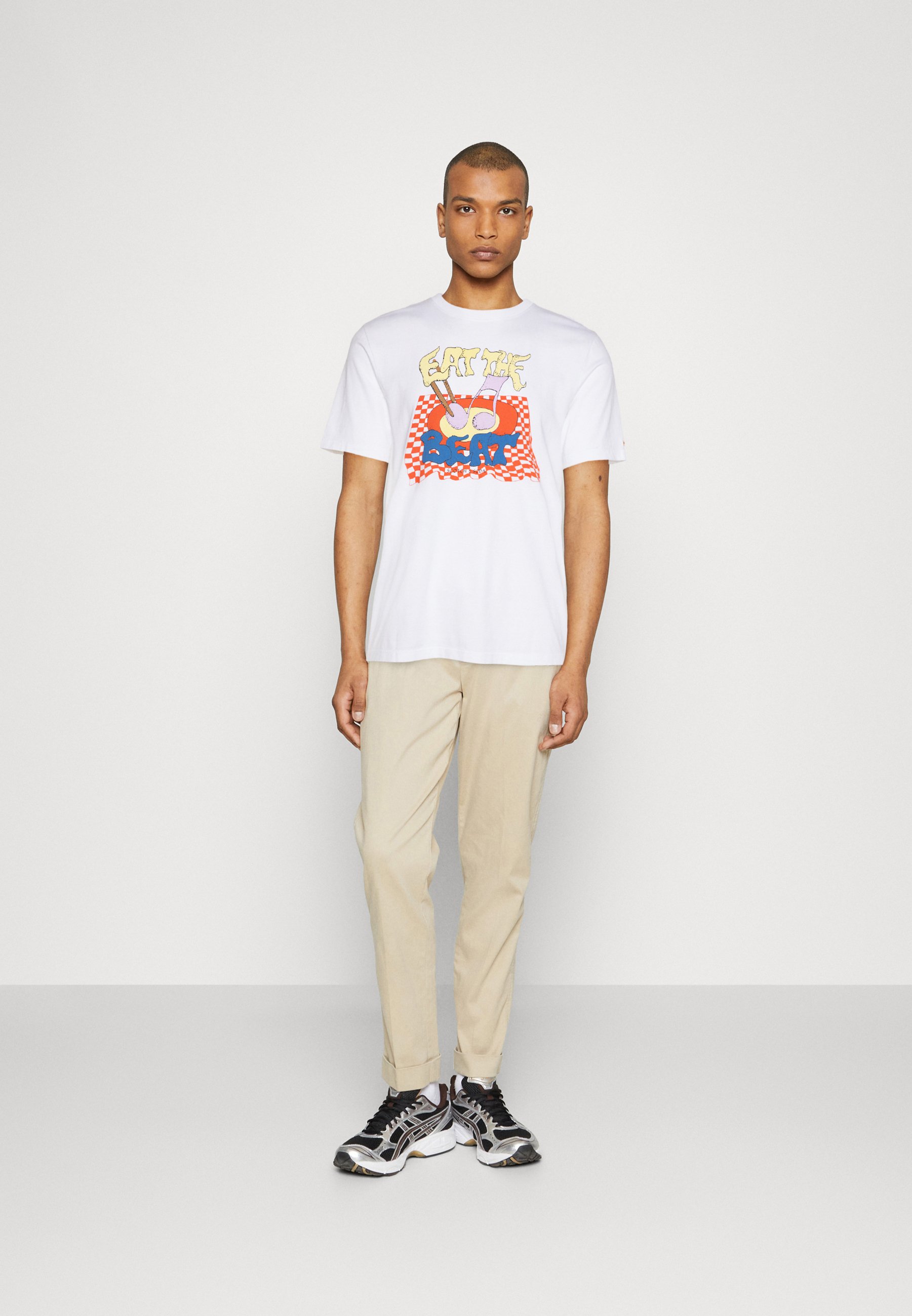 Scotch & Soda REGULAR FIT CHEST ARTWORK - Print T-shirt - white