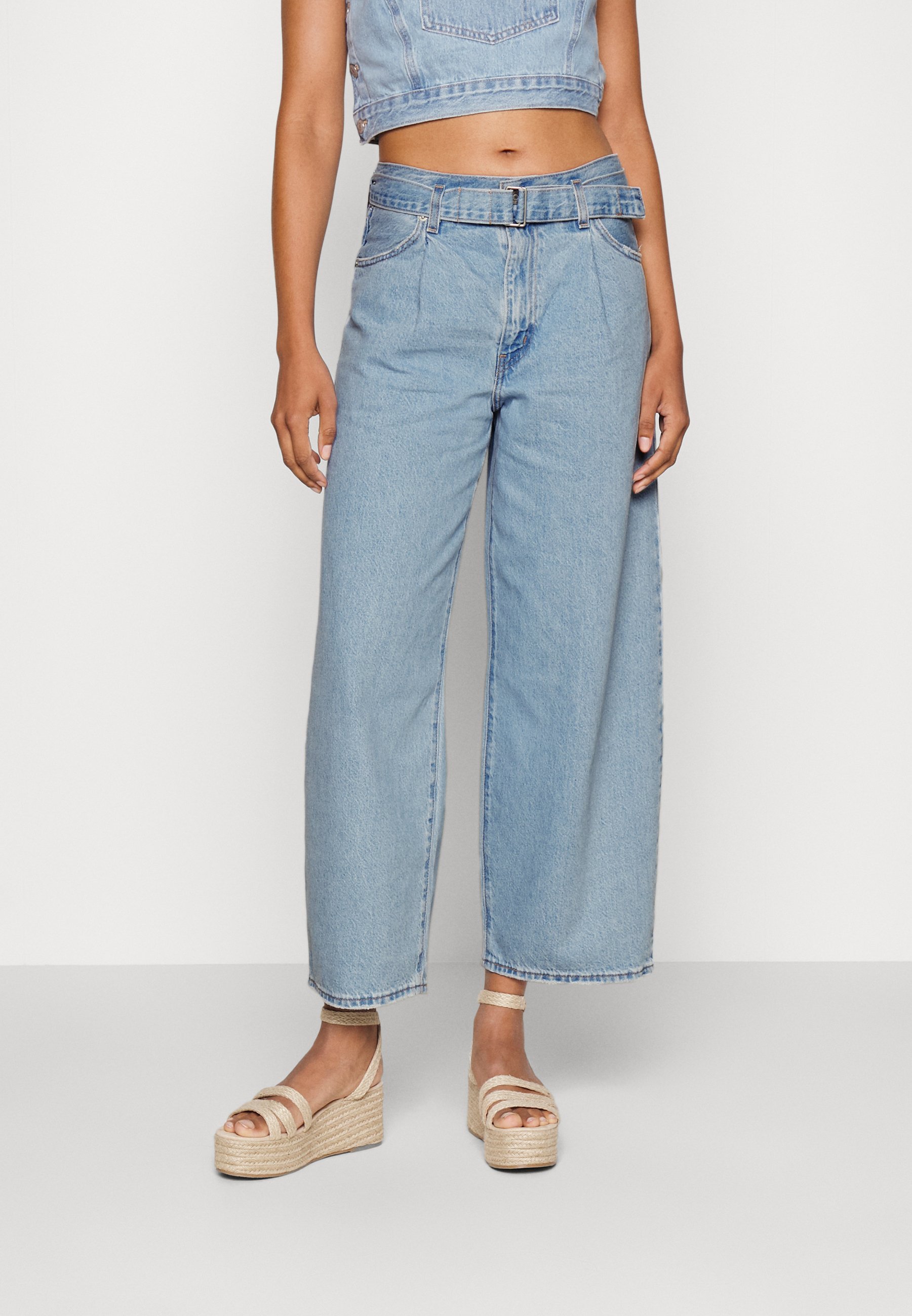 Levi's® BELTED BAGGY - Relaxed fit jeans - living legend/light-blue denim