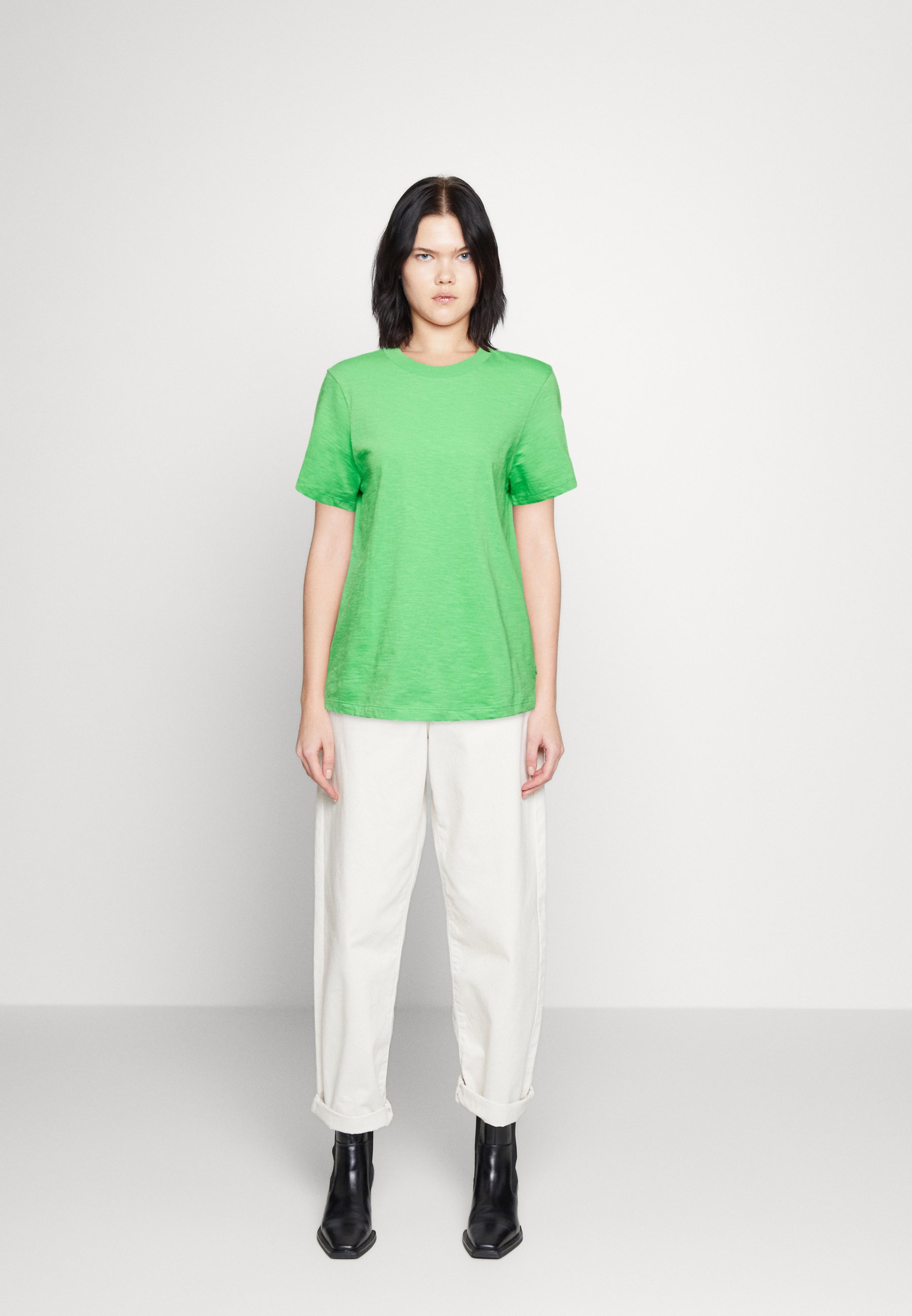 Scotch & Soda REGULAR FIT WITH SPLITTED HEM - Basic T-shirt - bright parakeet/light green