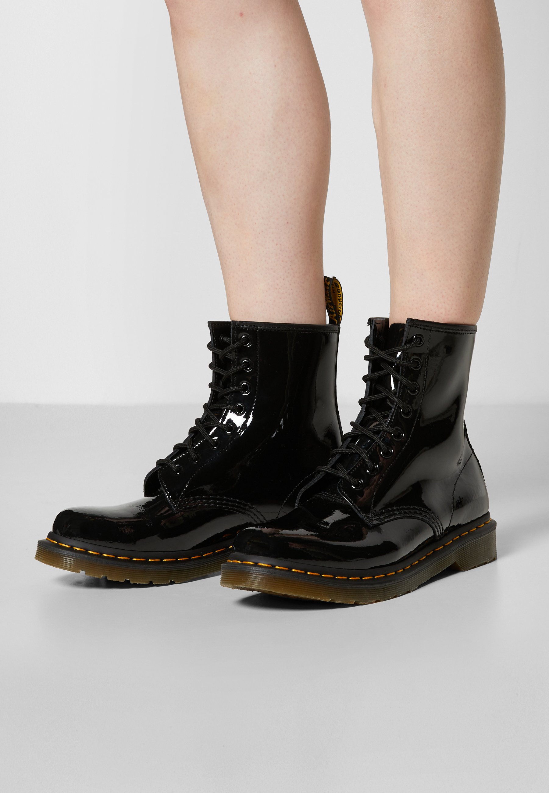 Dr. Martens 1460 8 EYE BOOT LAMPER - Lace-up ankle boots - black