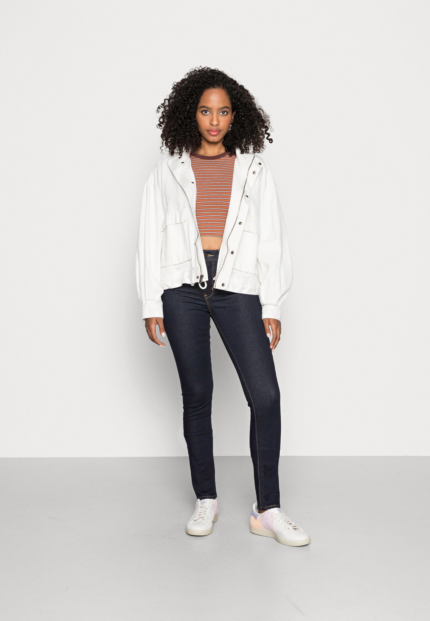Levi's® 721™ HIGH RISE SKINNY - Jeans Skinny Fit - rinsed denim/black denim