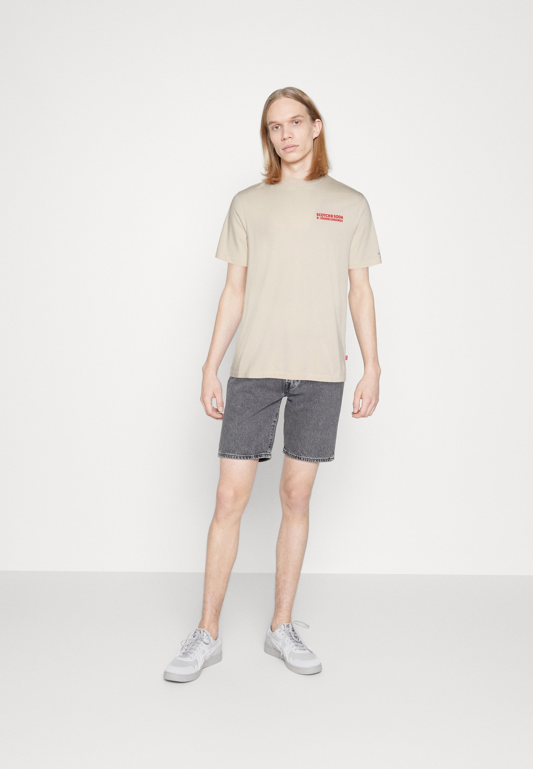 Scotch & Soda CASSETTE ARTWORK - Print T-shirt - stone/off-white