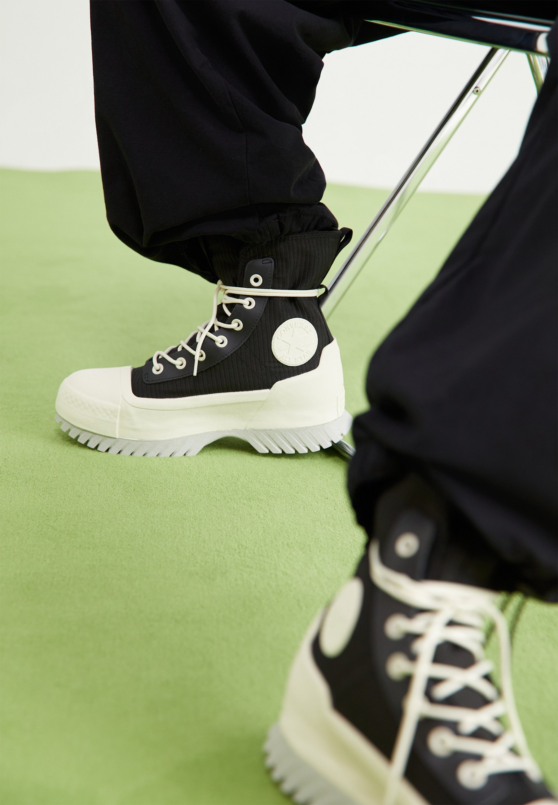Converse CHUCK TAYLOR ALL STAR LUGGED 2.0 PLATFORM COUNTER CLIMATE EXTRA HIGH - Lace-up ankle boots - black/egret/black