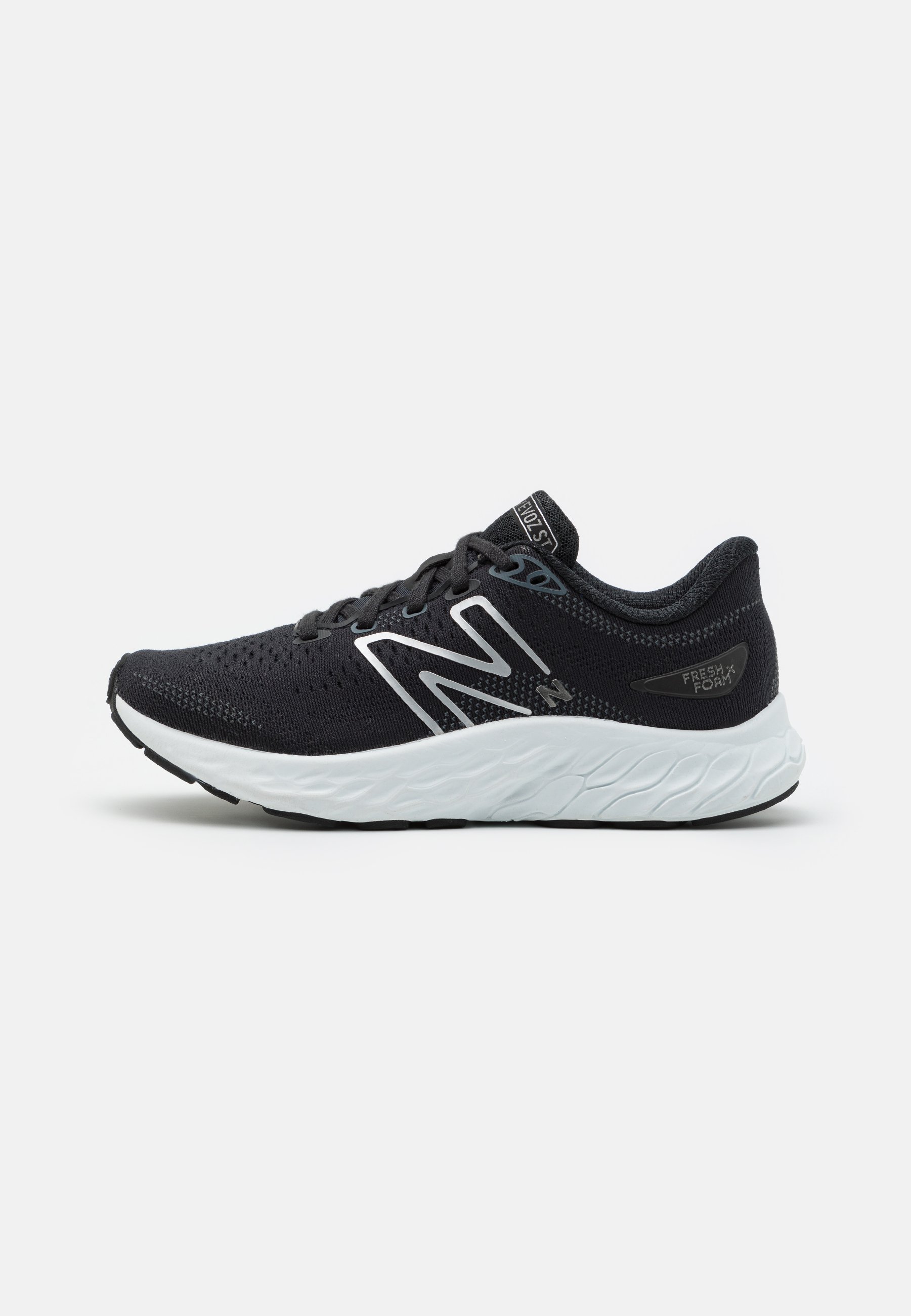 NB FRESH FOAM X EMBAR - Stabilty running shoes - black