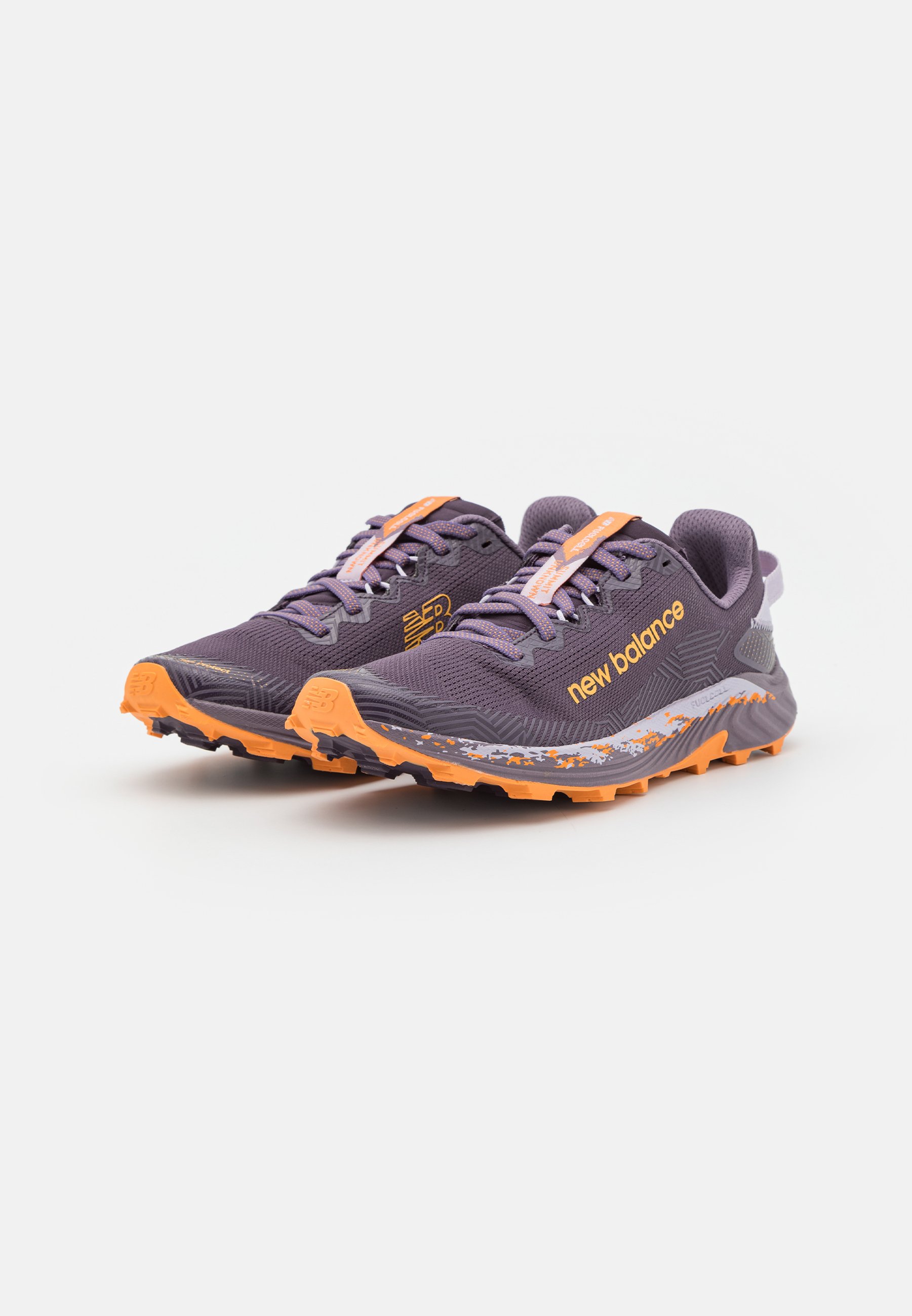 NB FUELCELL SUMMIT UNKNOWN - Trail running shoes - interstellar/dark purple