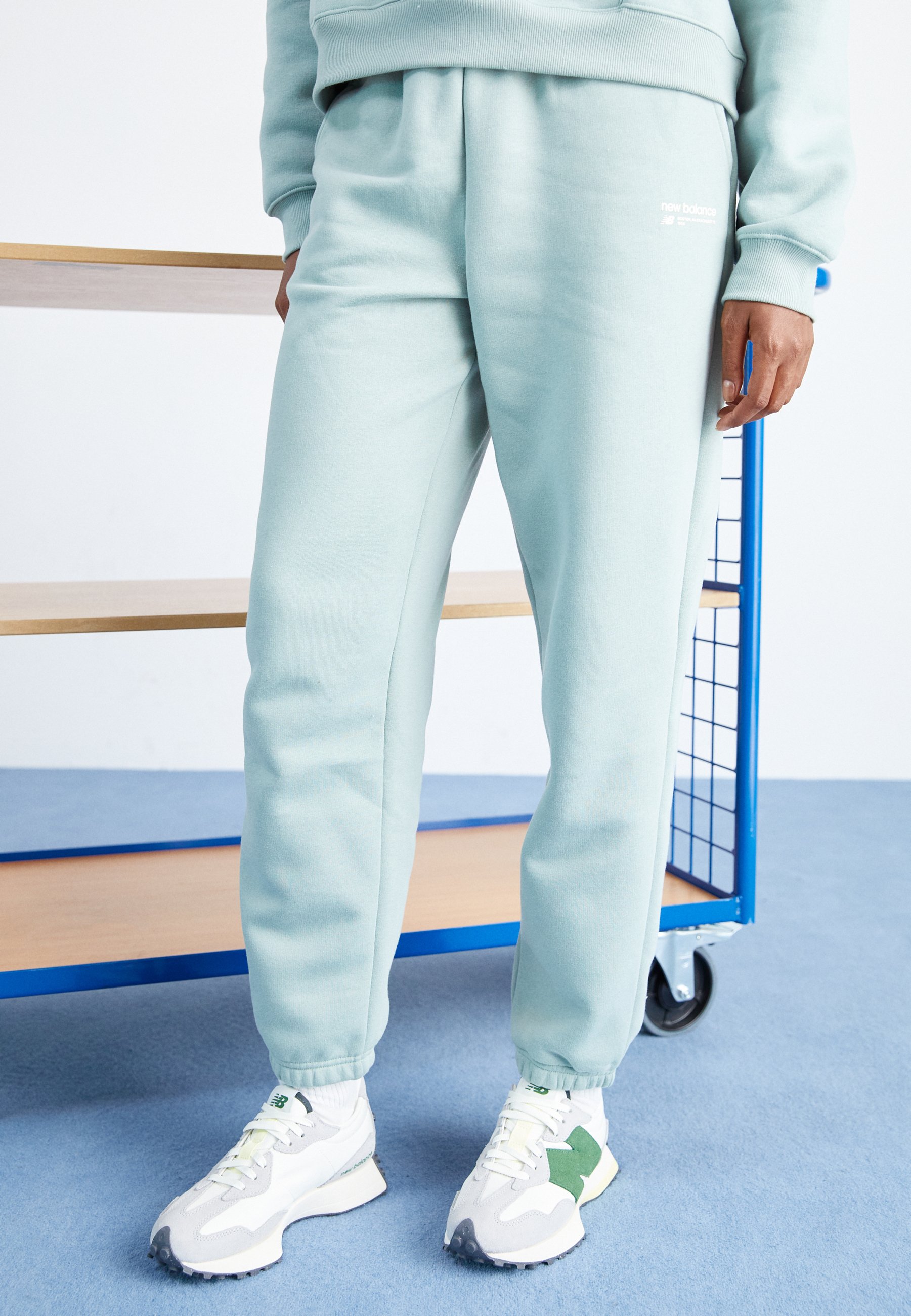 NB LINEAR HERITAGE - Tracksuit bottoms - juniper/grey