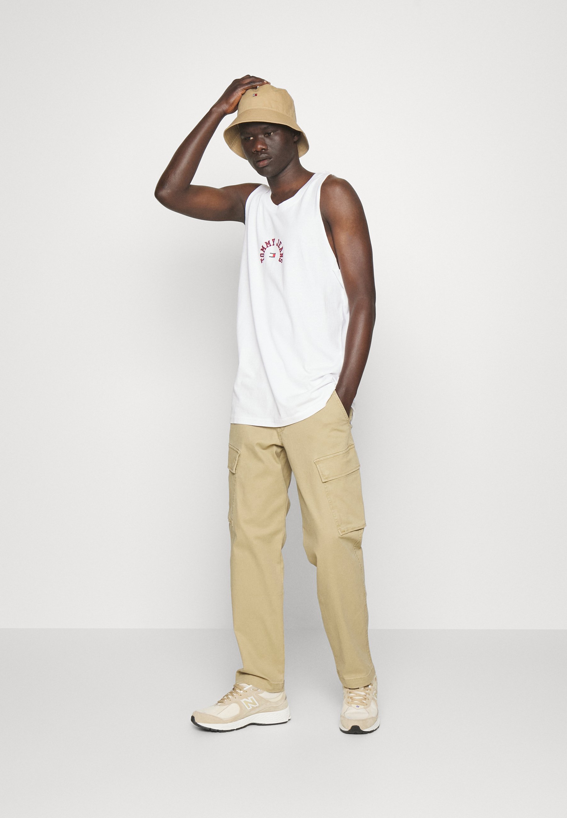 Levi's® TAPER - Cargo trousers - harvest gold/beige