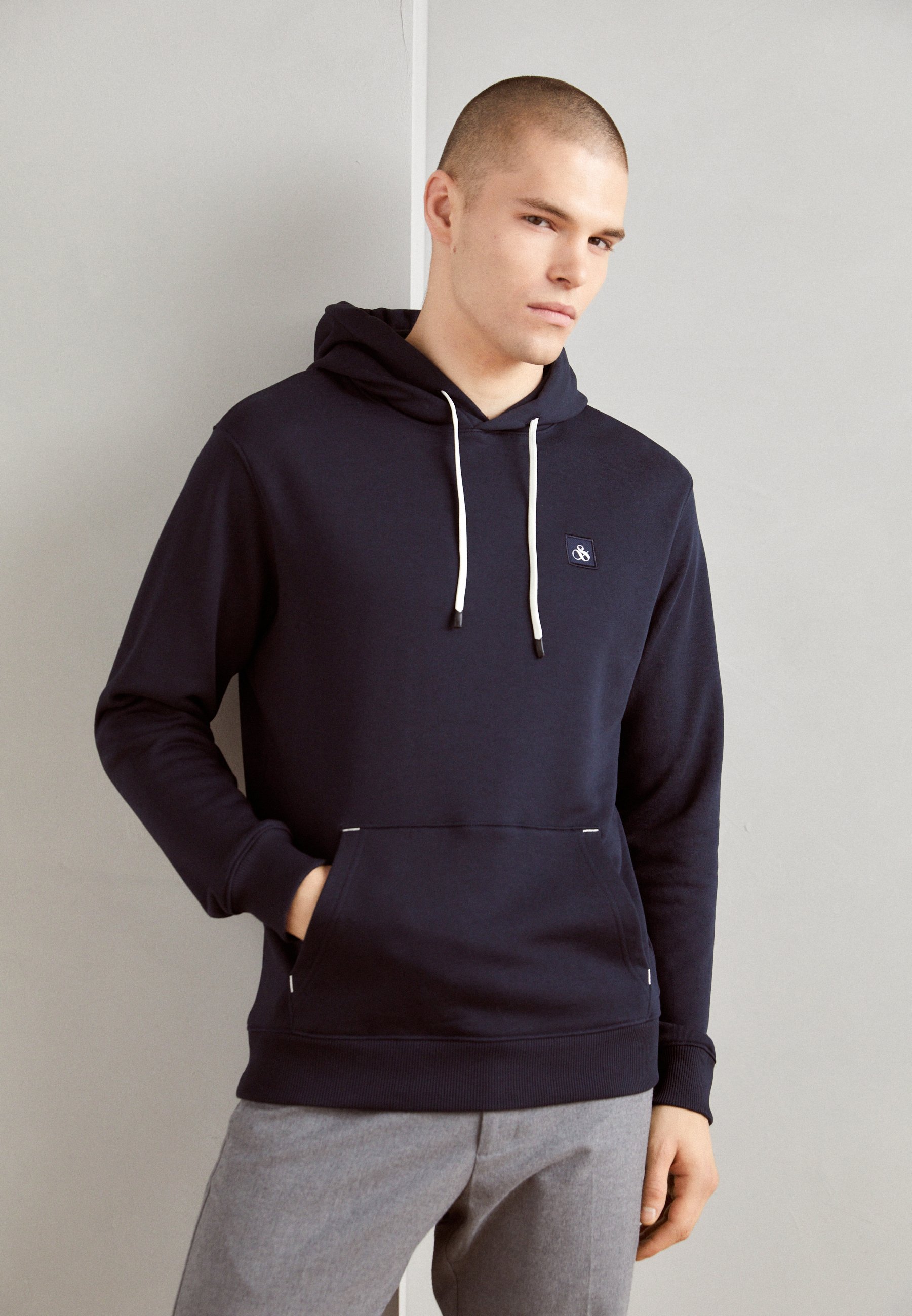 Scotch & Soda REGULAR FIT ESSENTIAL BADGE HOODIE - Hoodie - night/dark blue