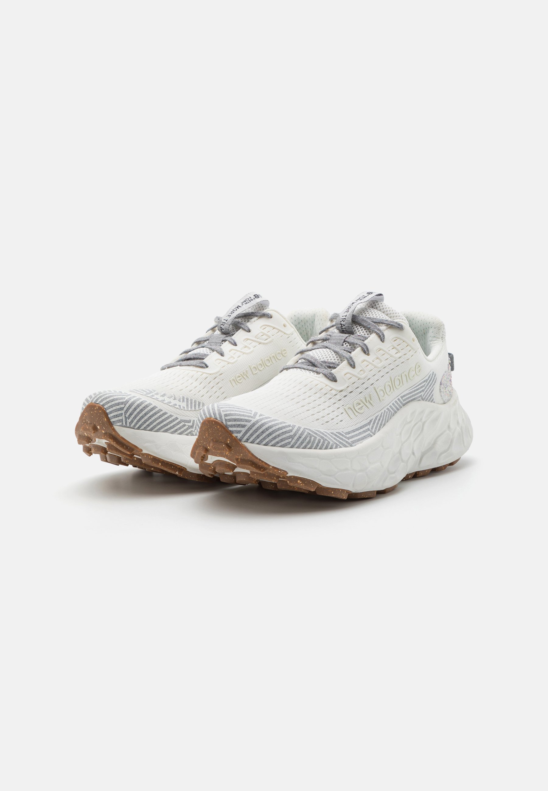 NB FRESH FOAM X MORE TRAIL V3 - Trail running shoes - white/white