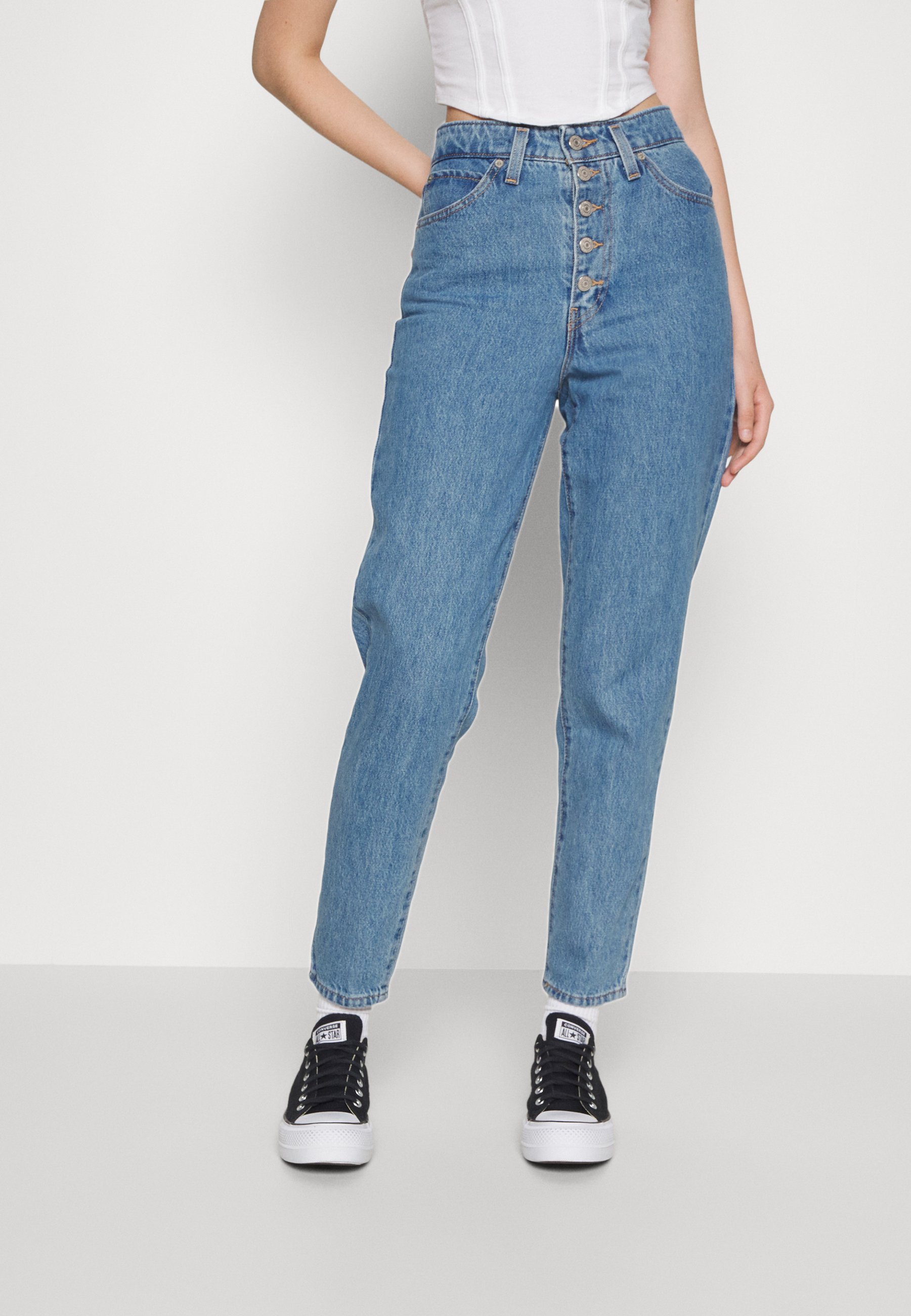 Levi's® NOTCH HIGH WAISTED MOM JEAN - Relaxed fit jeans - light indigo/light-blue denim