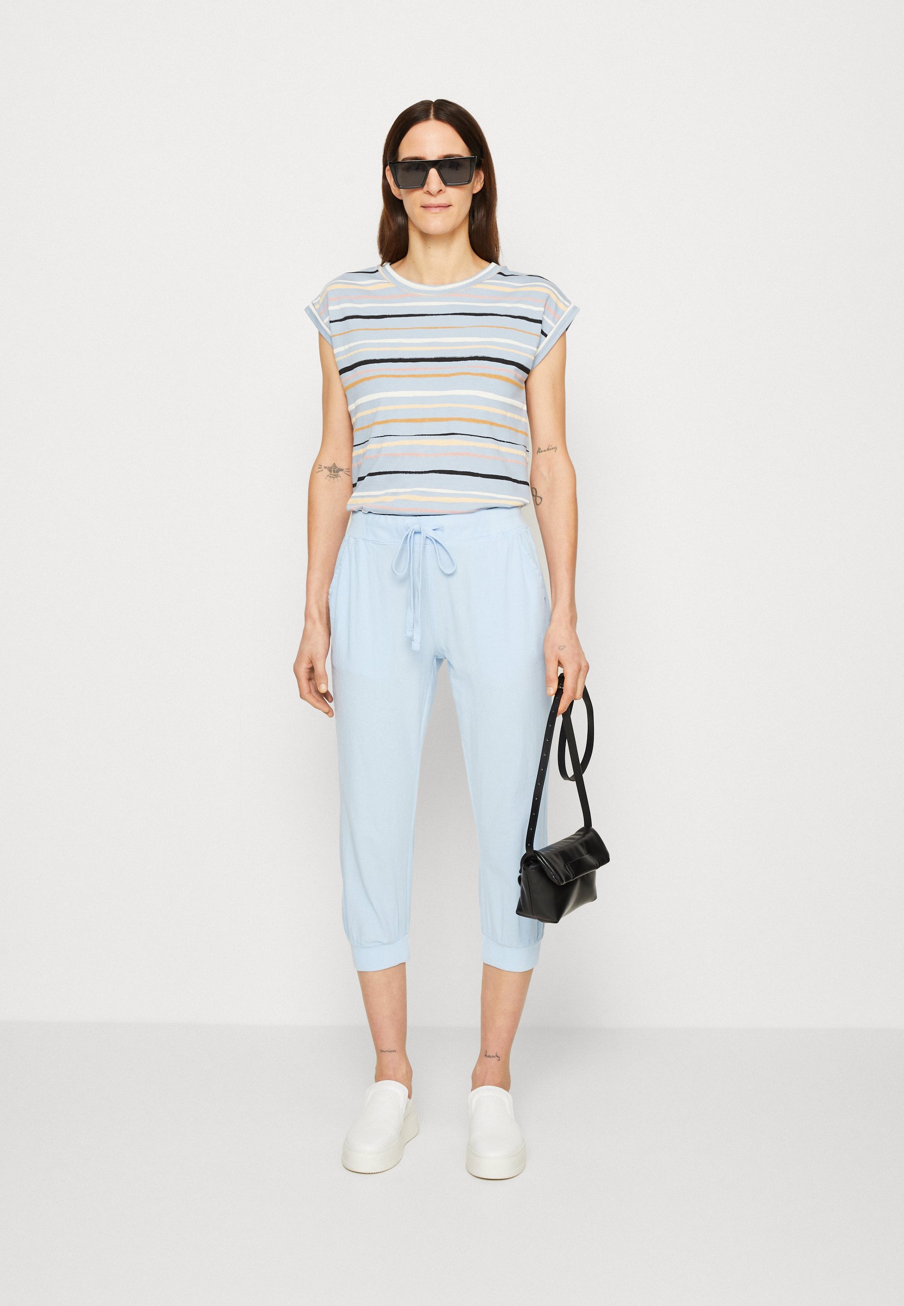 Esprit STRIPE - Print T-shirt - light blue/lavender/light blue