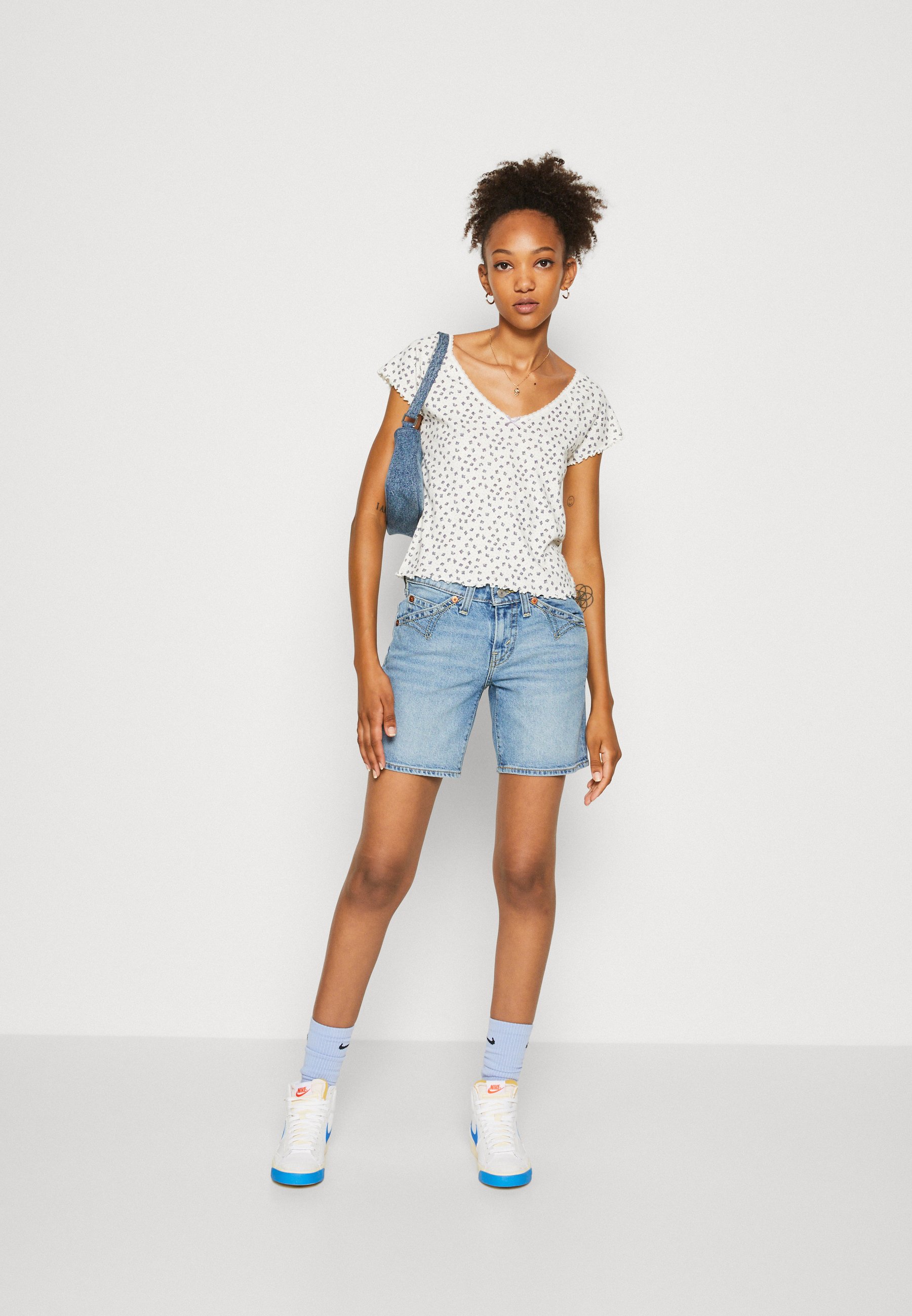 Levi's® NOUGHTIES - Denim shorts - reach for the stars/blue denim