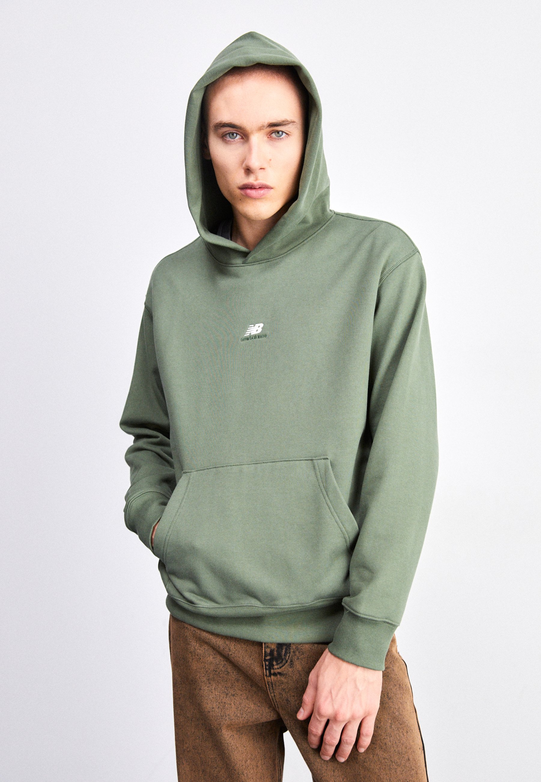 NB ATHLETICS REMASTERED GRAPHIC FRENCH TERRY HOODIE - Sweatshirt - deep olive green/olive