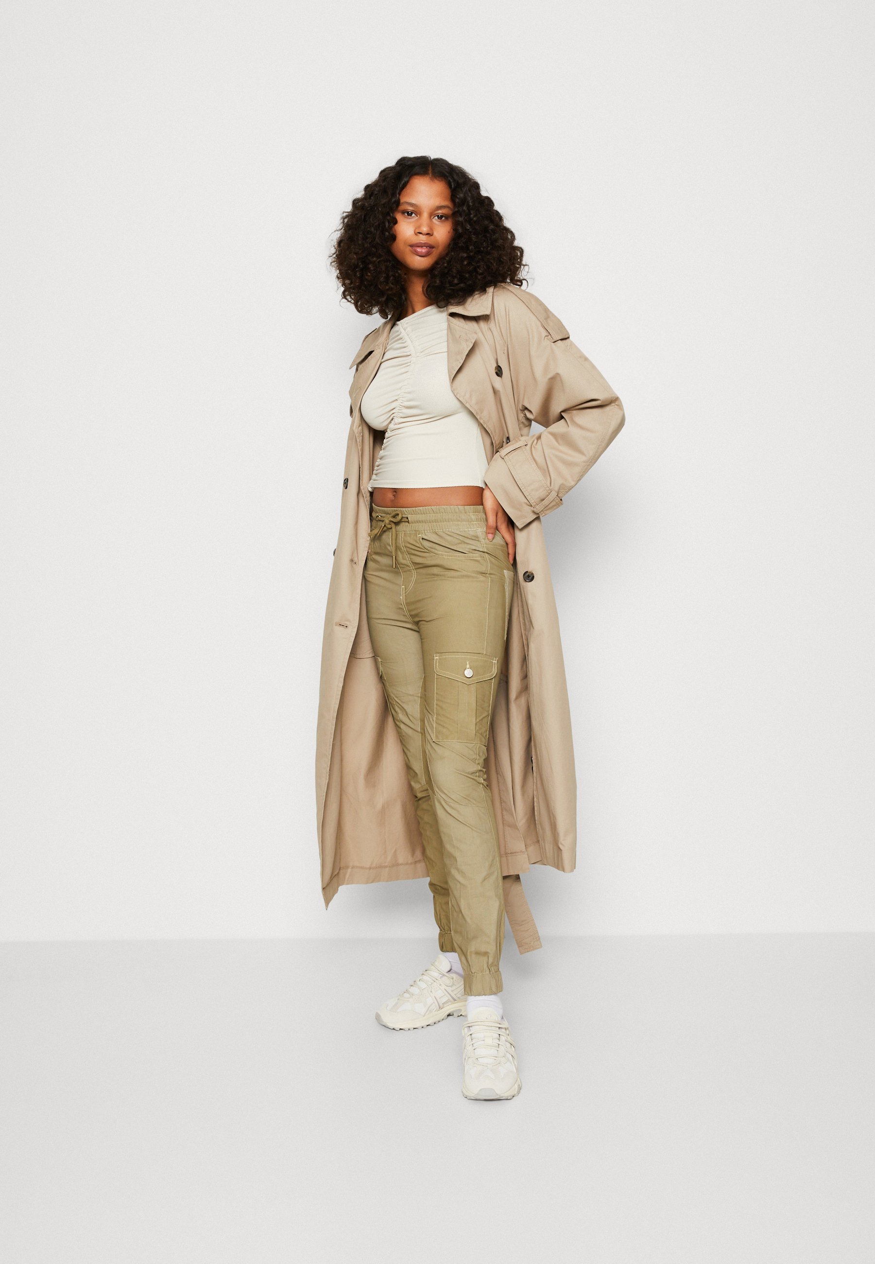 Diesel P-URSULA-CHALK - Cargo trousers - green/khaki