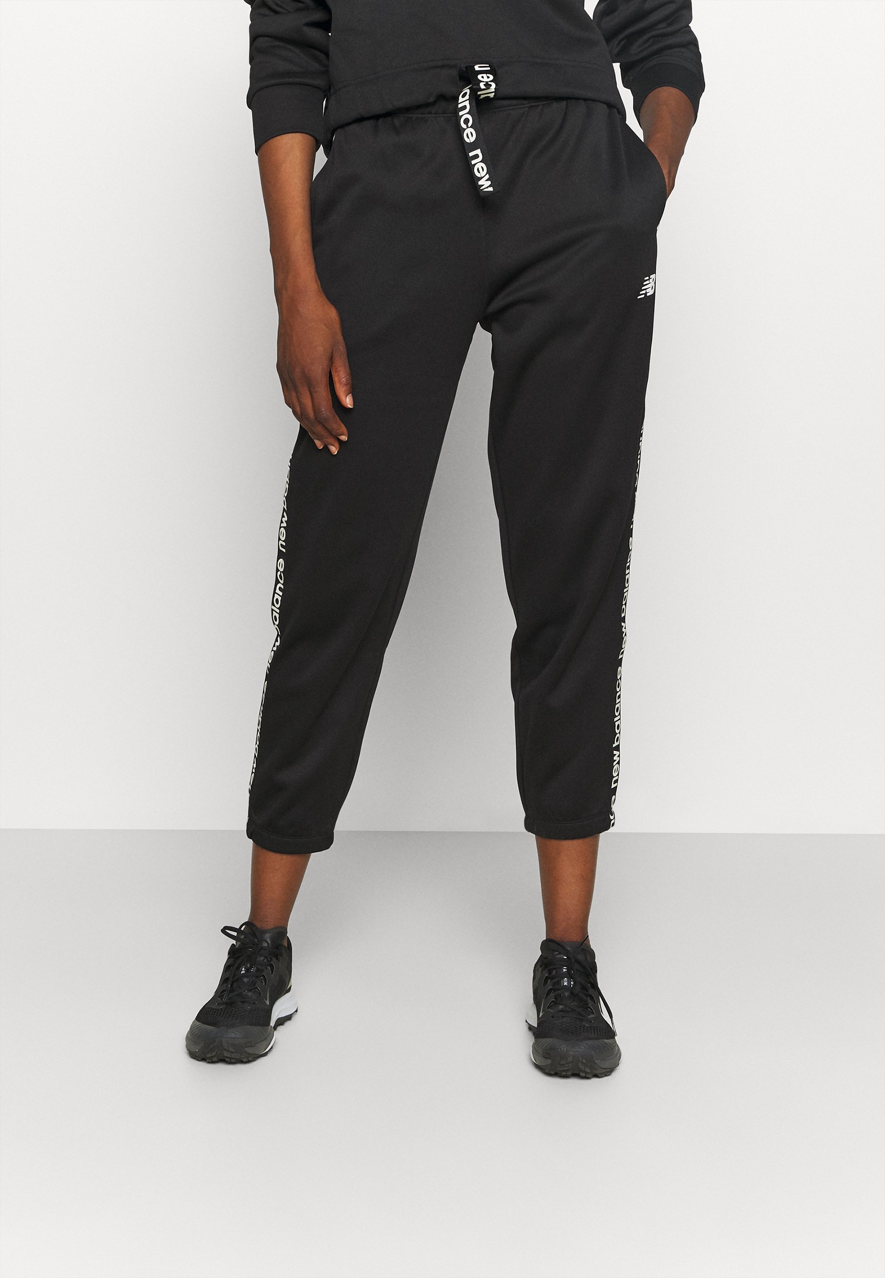 NB RELENTLESS PERFORMANCE  - Tracksuit bottoms - black/black