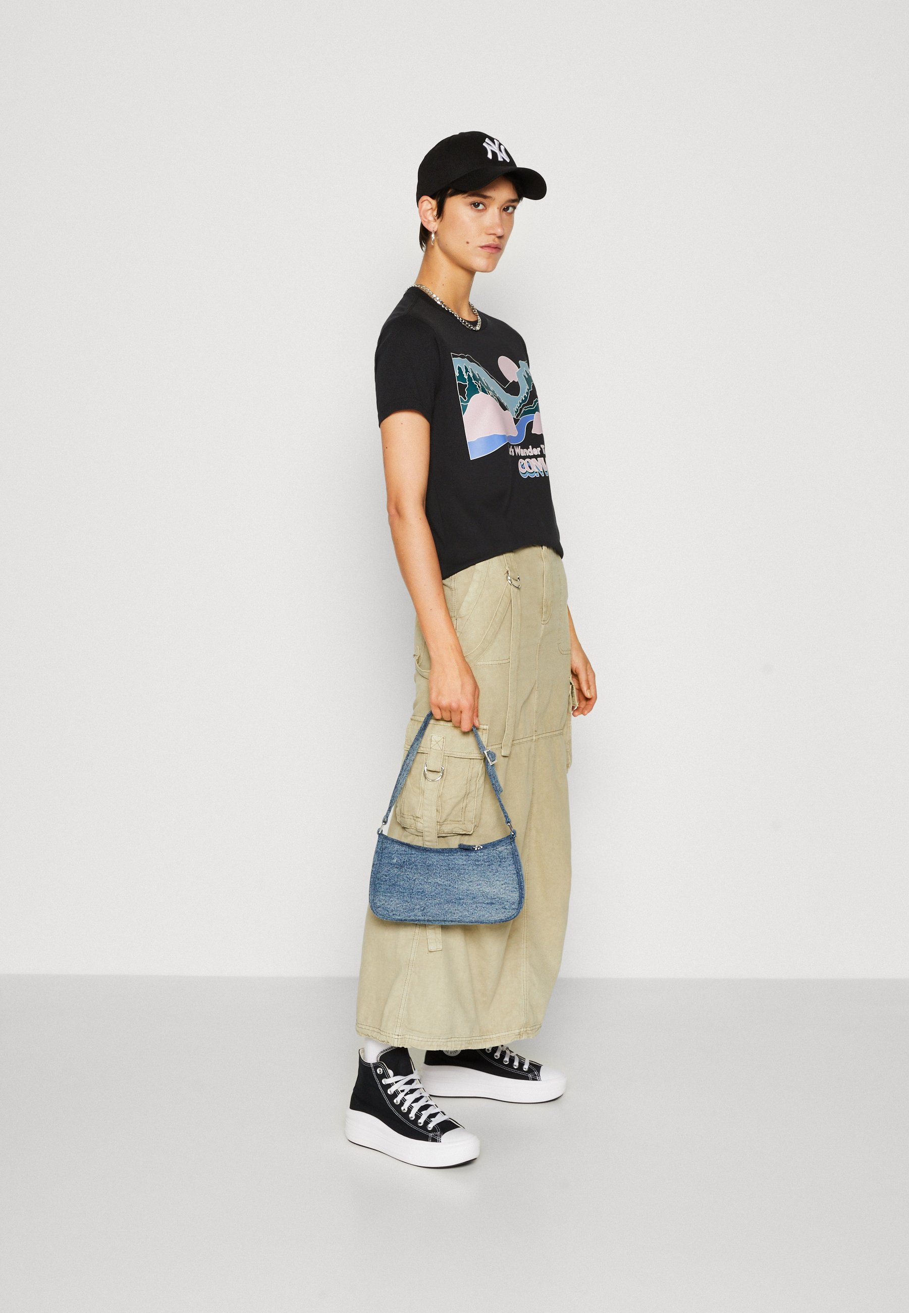Converse OUTDOOR ART - Print T-shirt - black