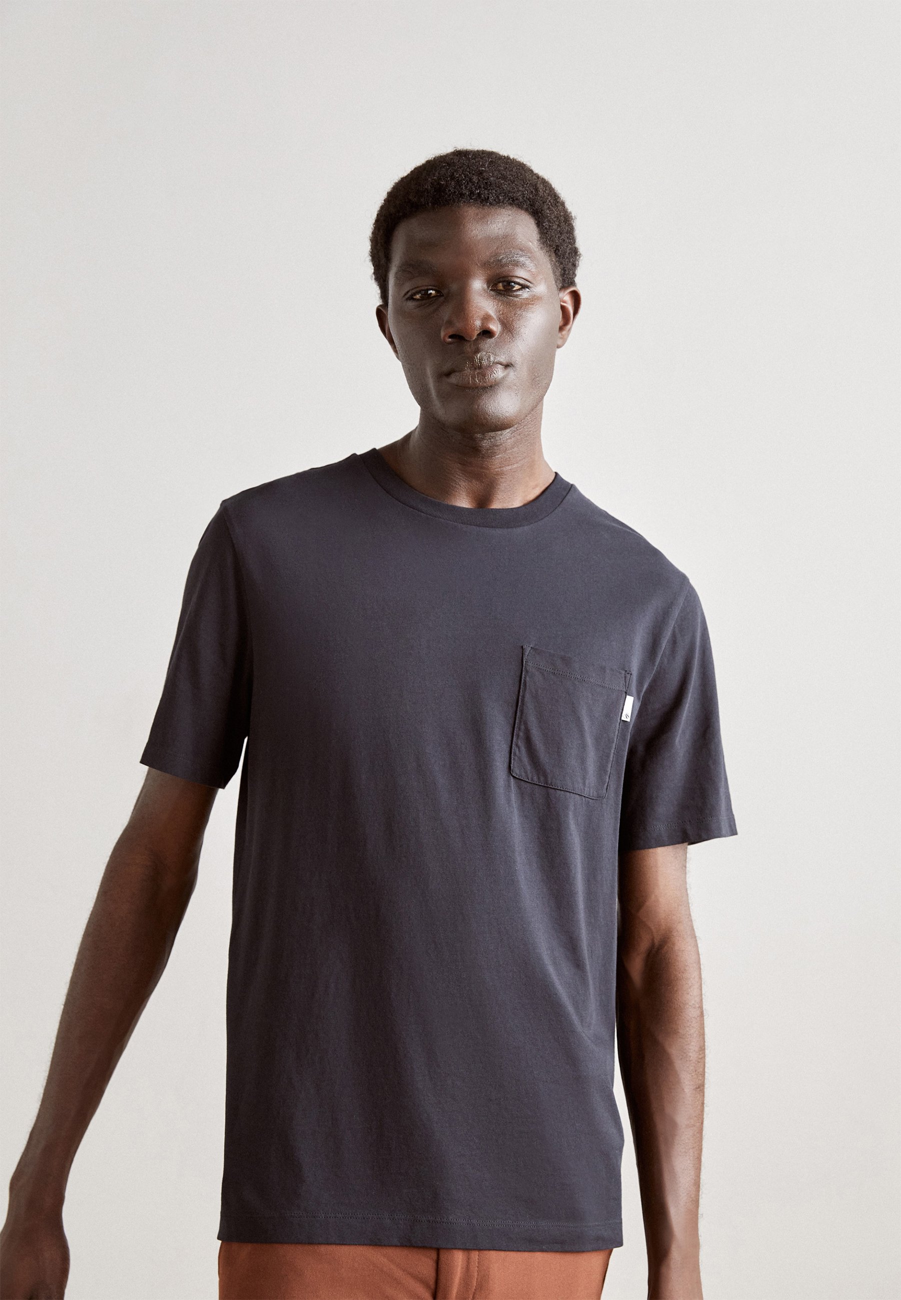 Scotch & Soda POCKET TEE - Basic T-shirt - black