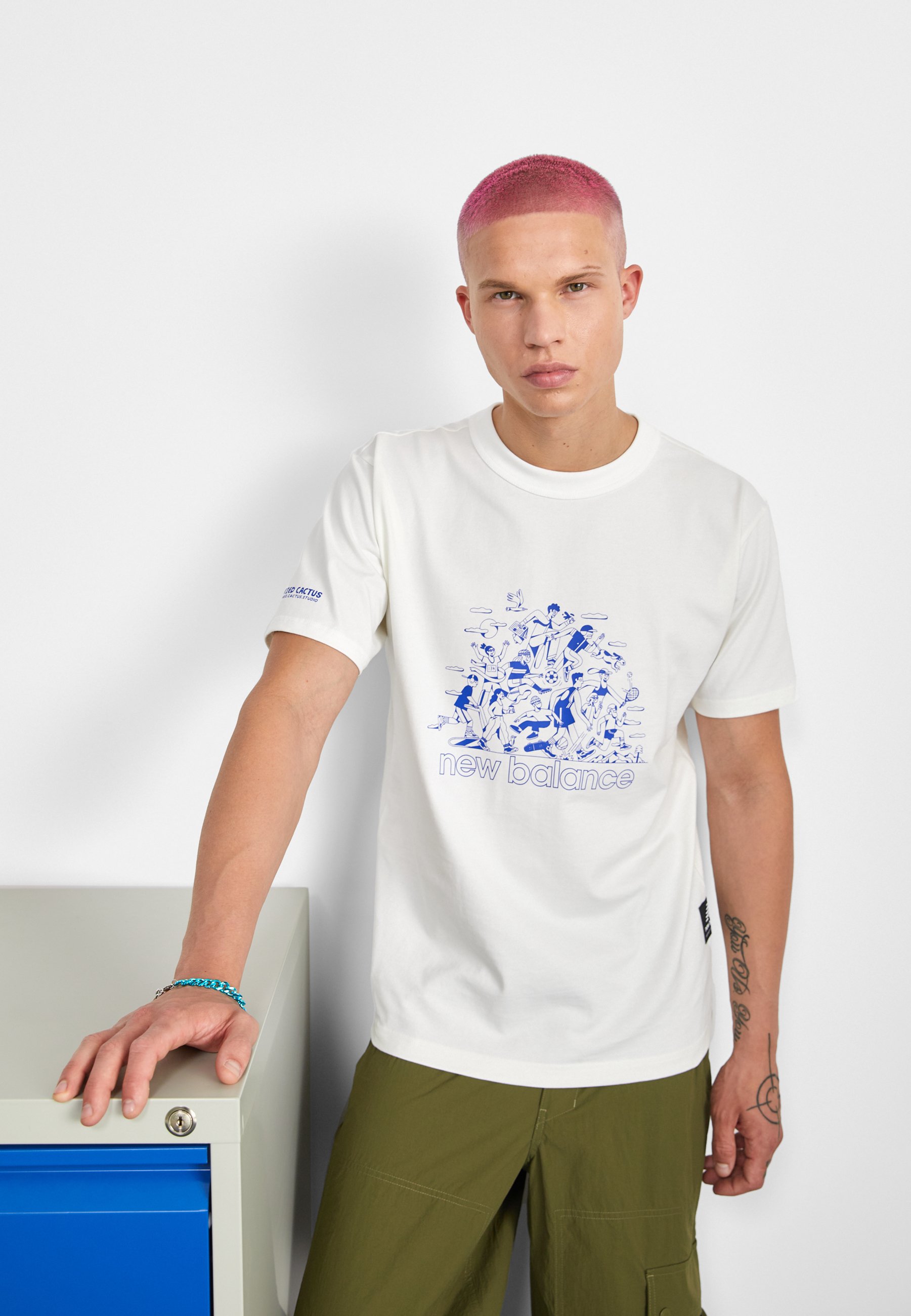 NB ATHLETICS ARON LEAH GROUP FUN - Print T-shirt - white