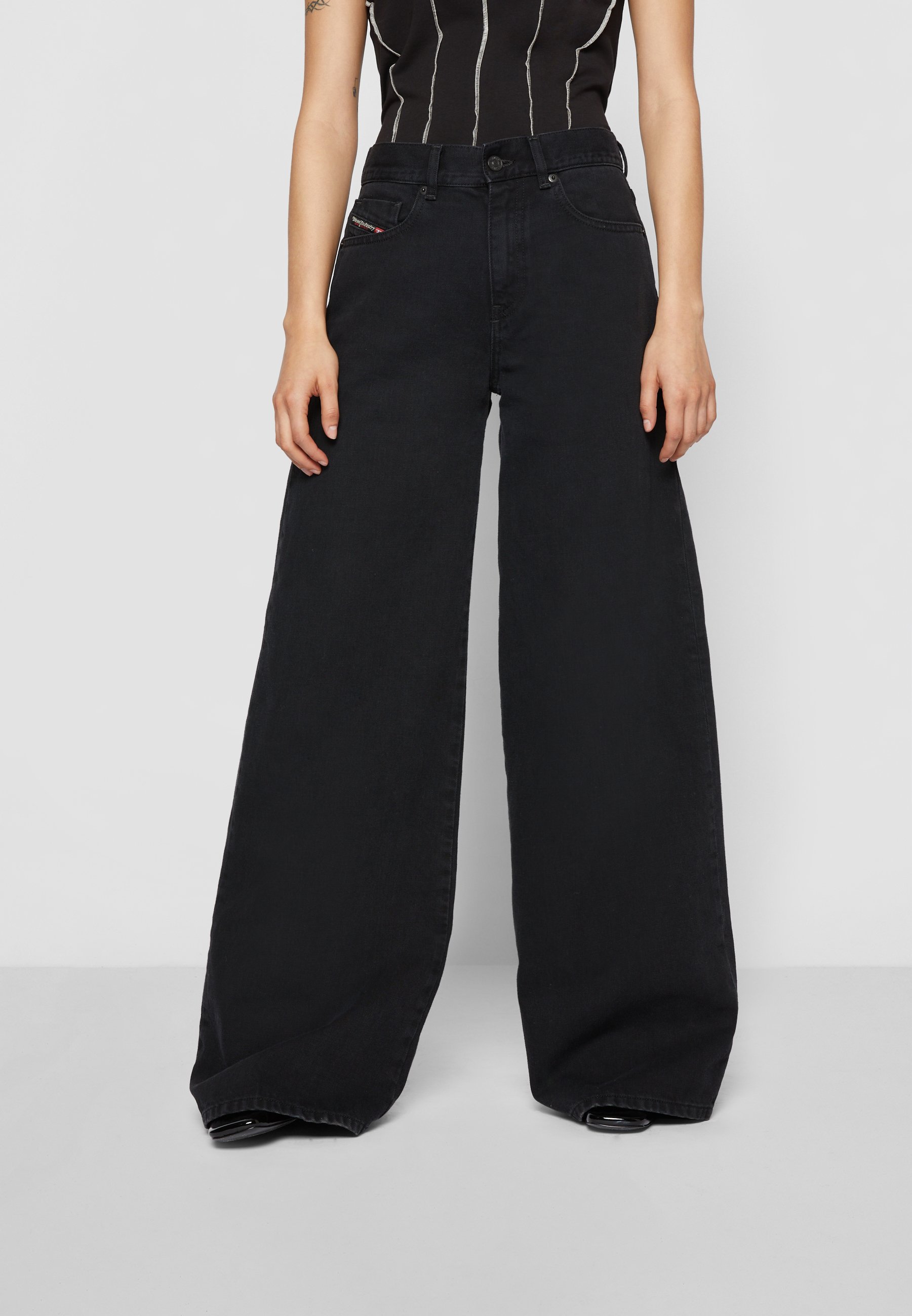Diesel 1978 DIESEL LIBRARY - Flared Jeans - black dark grey/black denim