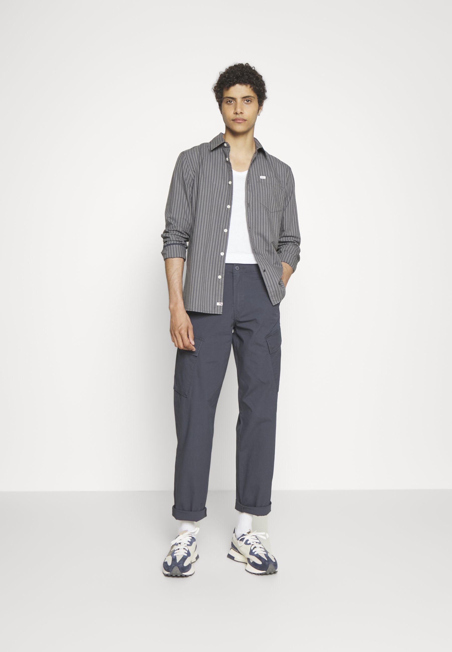 Levi's® TAPER - Cargo trousers - india ink poplin/blue