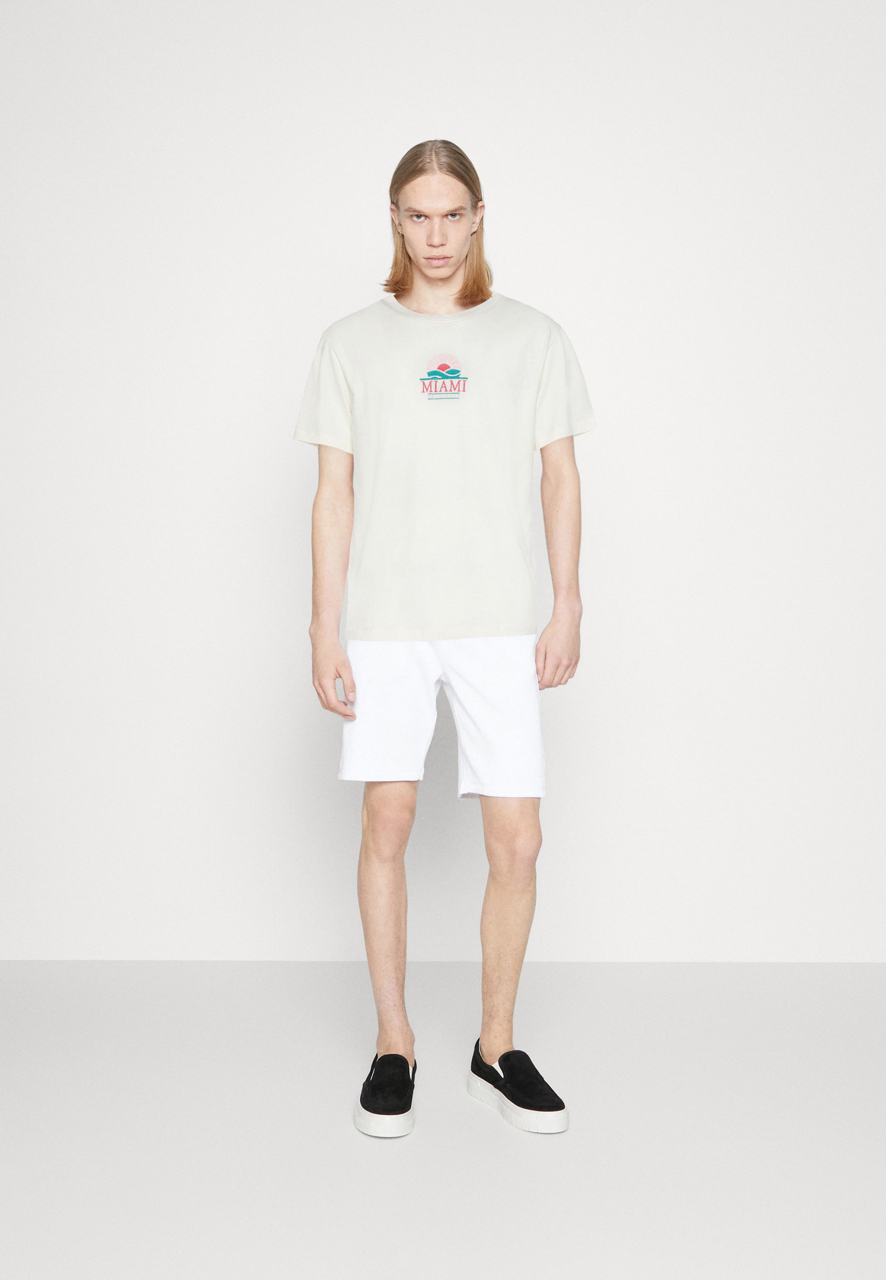 Jack &Jones JORHAWAII - Print T-shirt - egret/off-white