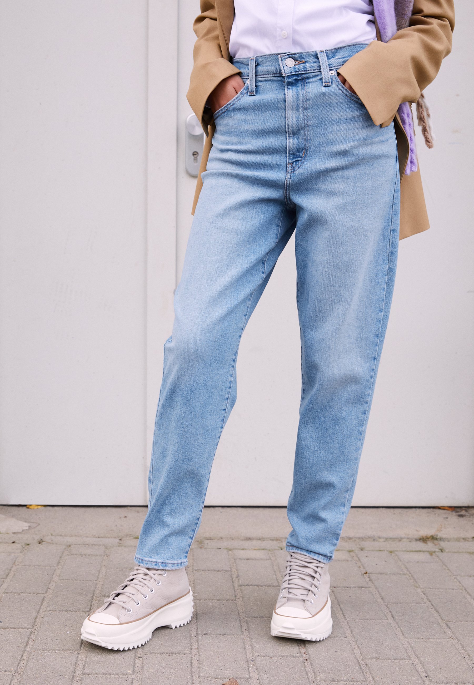 Levi's® HIGH WAISTED MOM - Jeans Tapered Fit - now you know/black denim