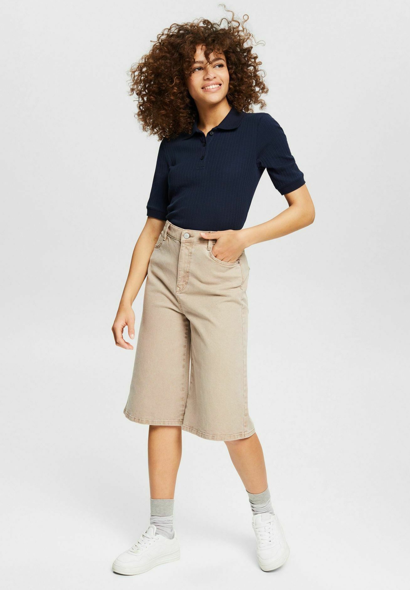 Esprit MIT STRETCH - Denim shorts - light taupe/taupe