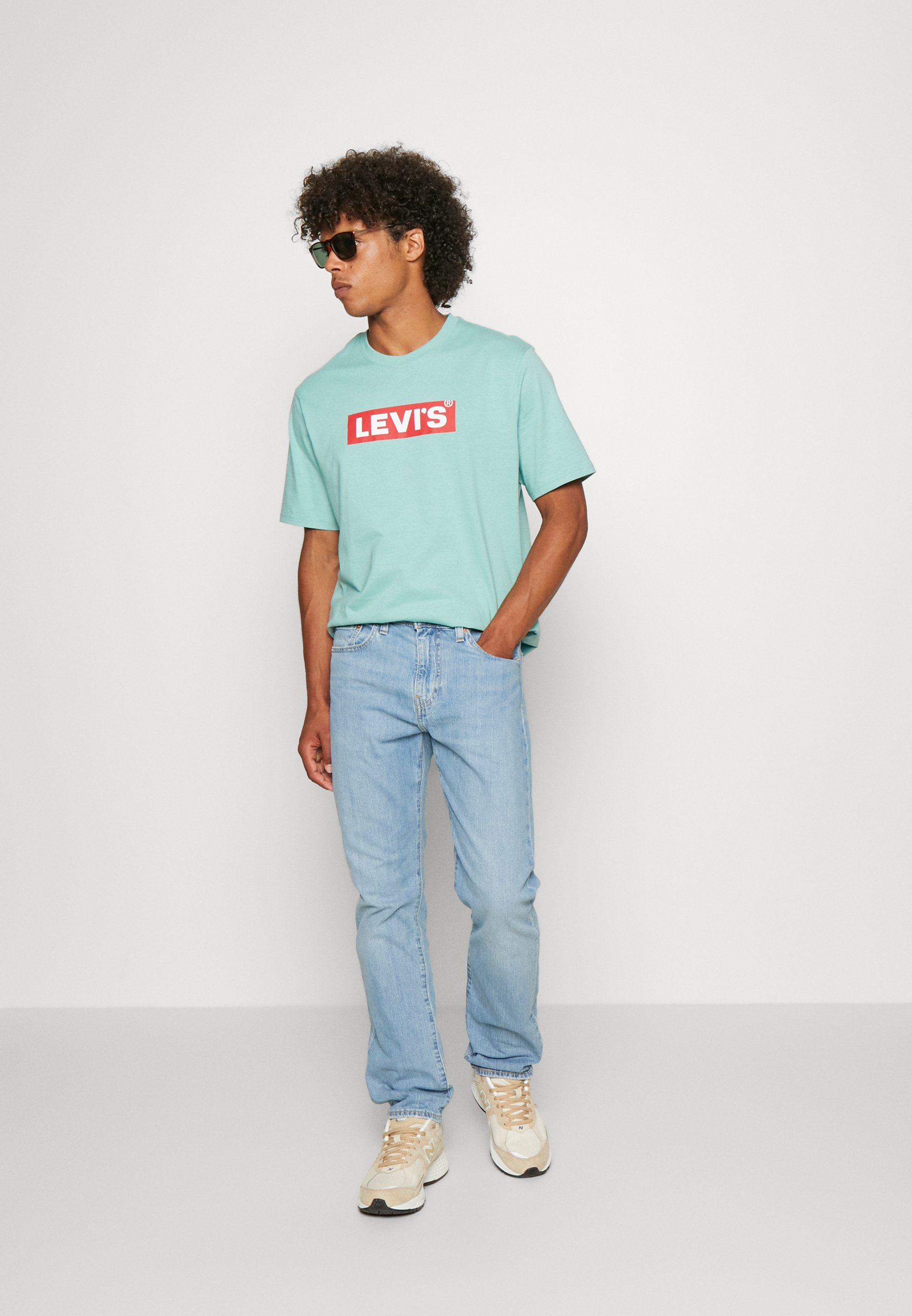 Levi's® RELAXED FIT TEE - Print T-shirt - ssnl core boxtab was/turquoise