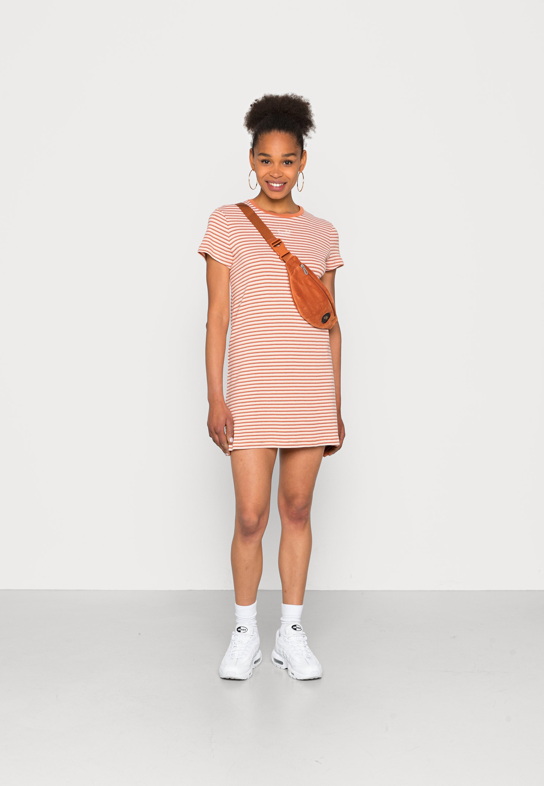 Levi's® VACATION TEE DRESS - Jersey dress - autumn leaf/apricot