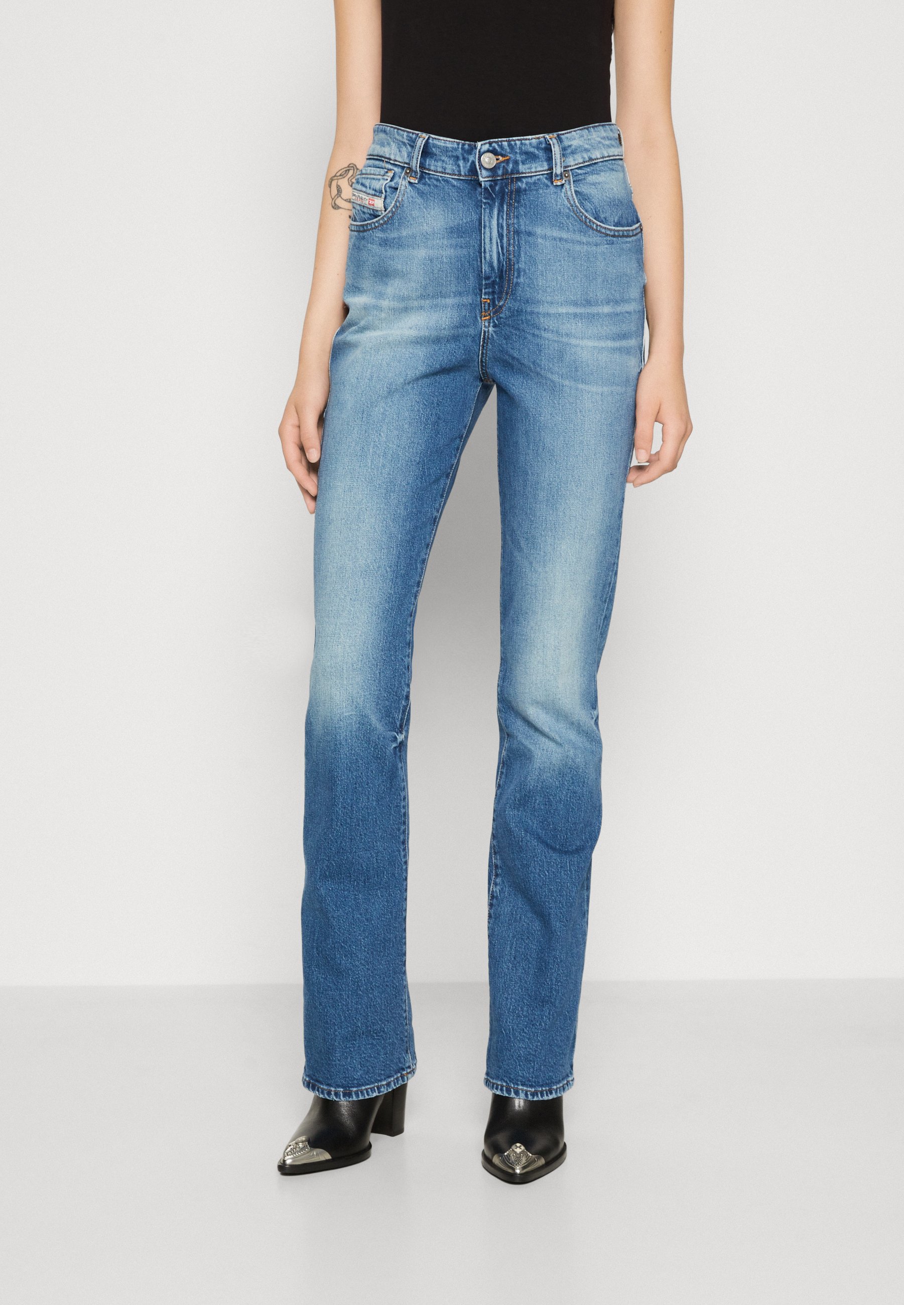 Diesel D-ESCRIPTION - Flared Jeans - medium blue/blue denim