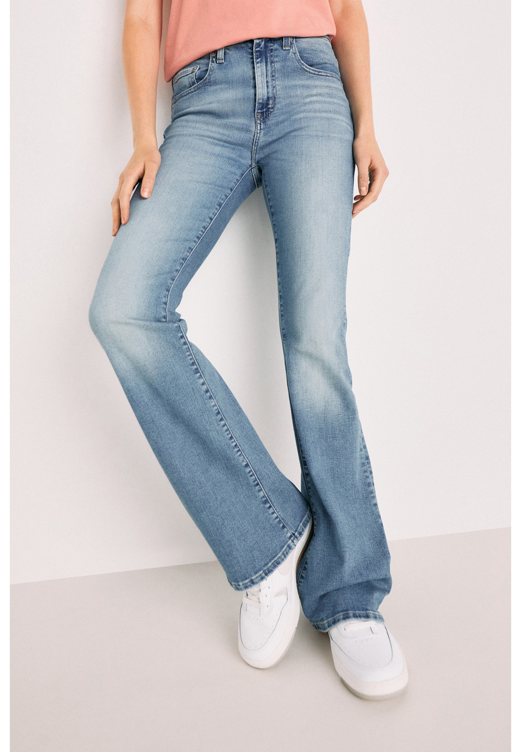 Levi's® 726™ HIGH RISE FLARE - Flared Jeans - blue wave light/light-blue denim