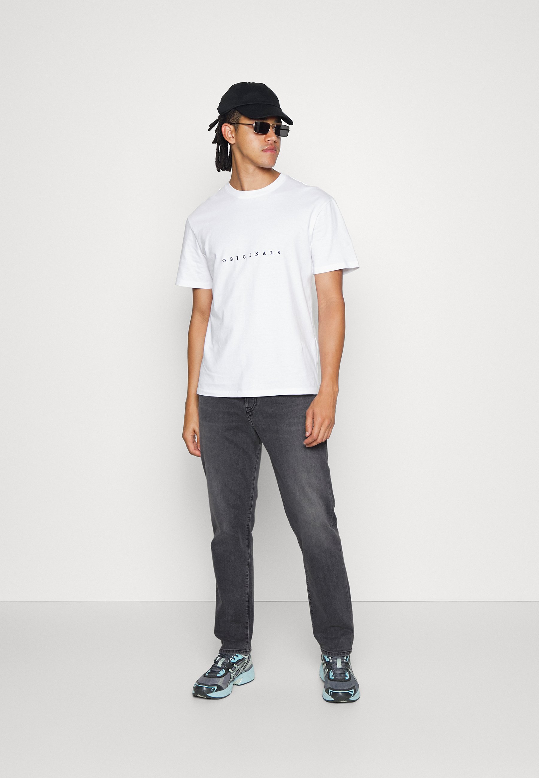 Diesel 2020 VIKER - Straight leg jeans - black