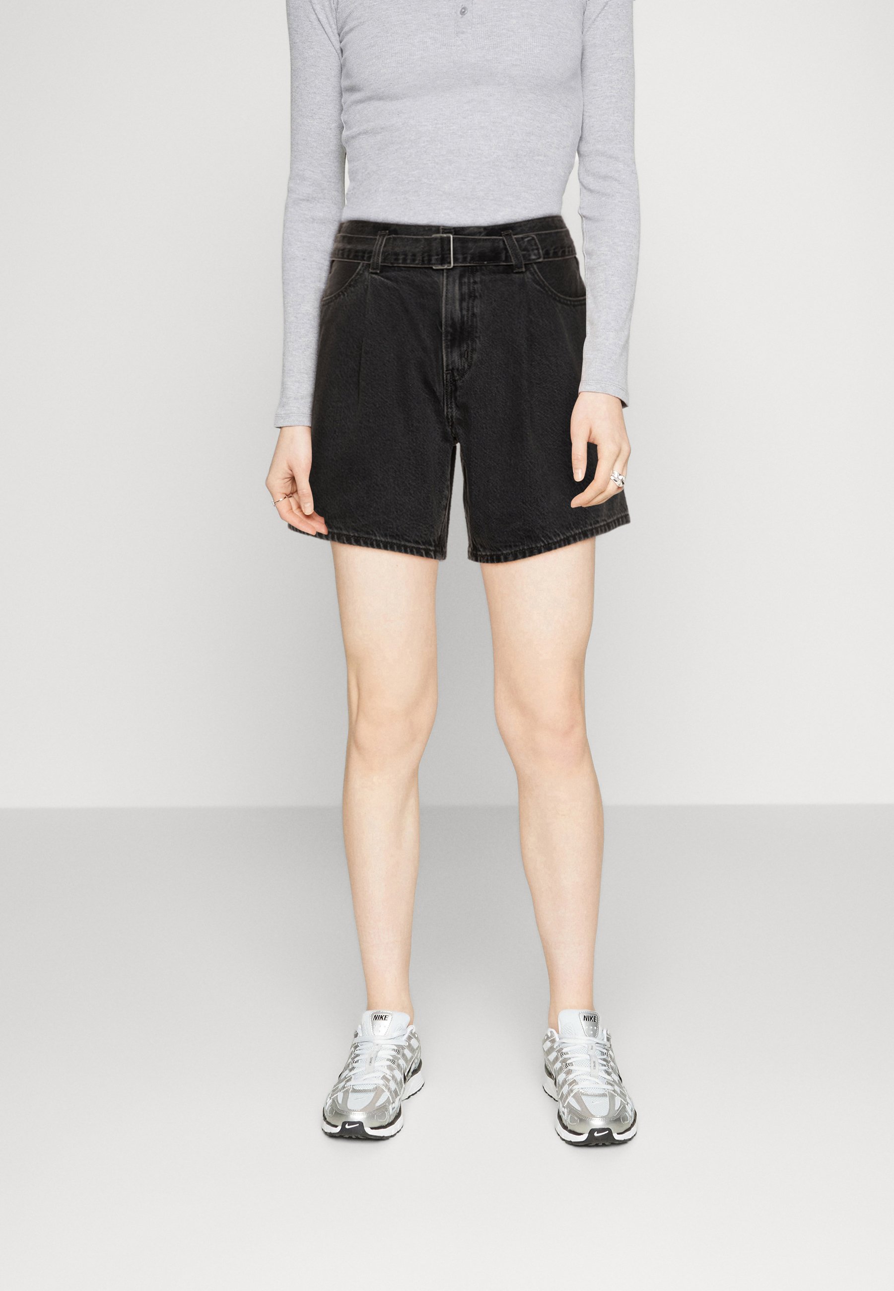 Levi's® BELTED - Denim shorts - lose control/black denim