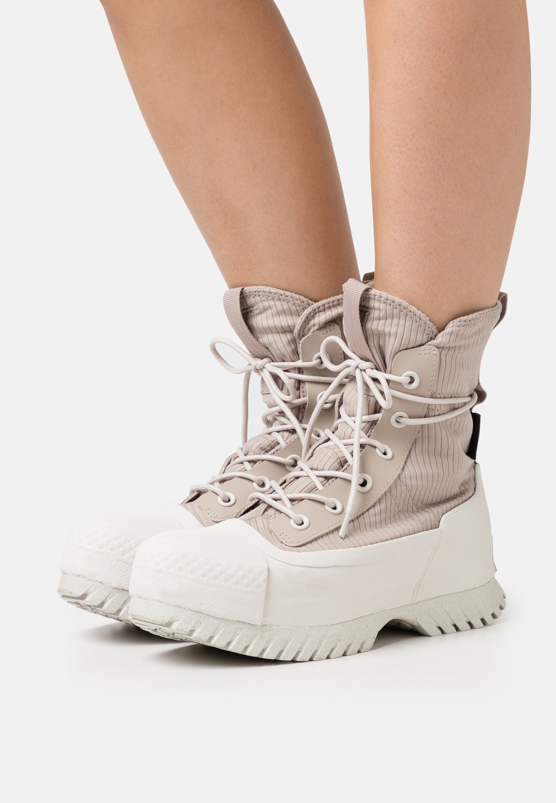Converse CHUCK TAYLOR ALL STAR LUGGED 2.0 PLATFORM COUNTER CLIMATE EXTRA HIGH - Platform ankle boots - taupe