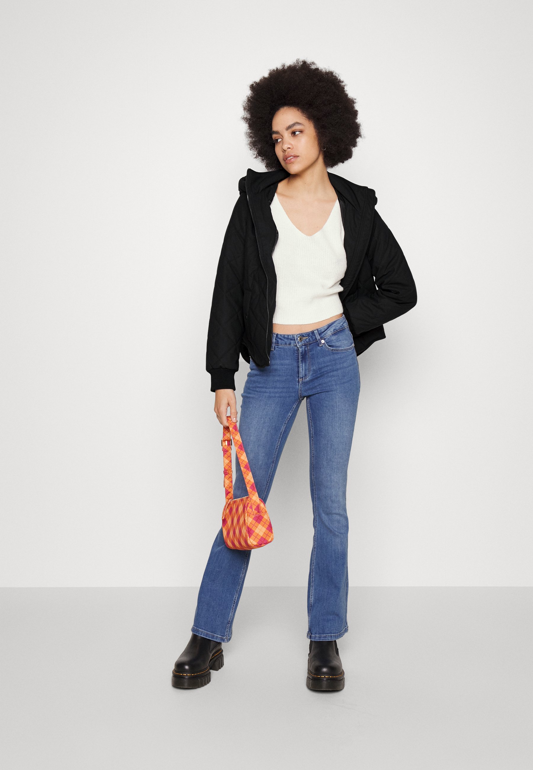 Vero Moda VMGRETAHOOD SHORT COATED JACKET - Bomber Jacket - black
