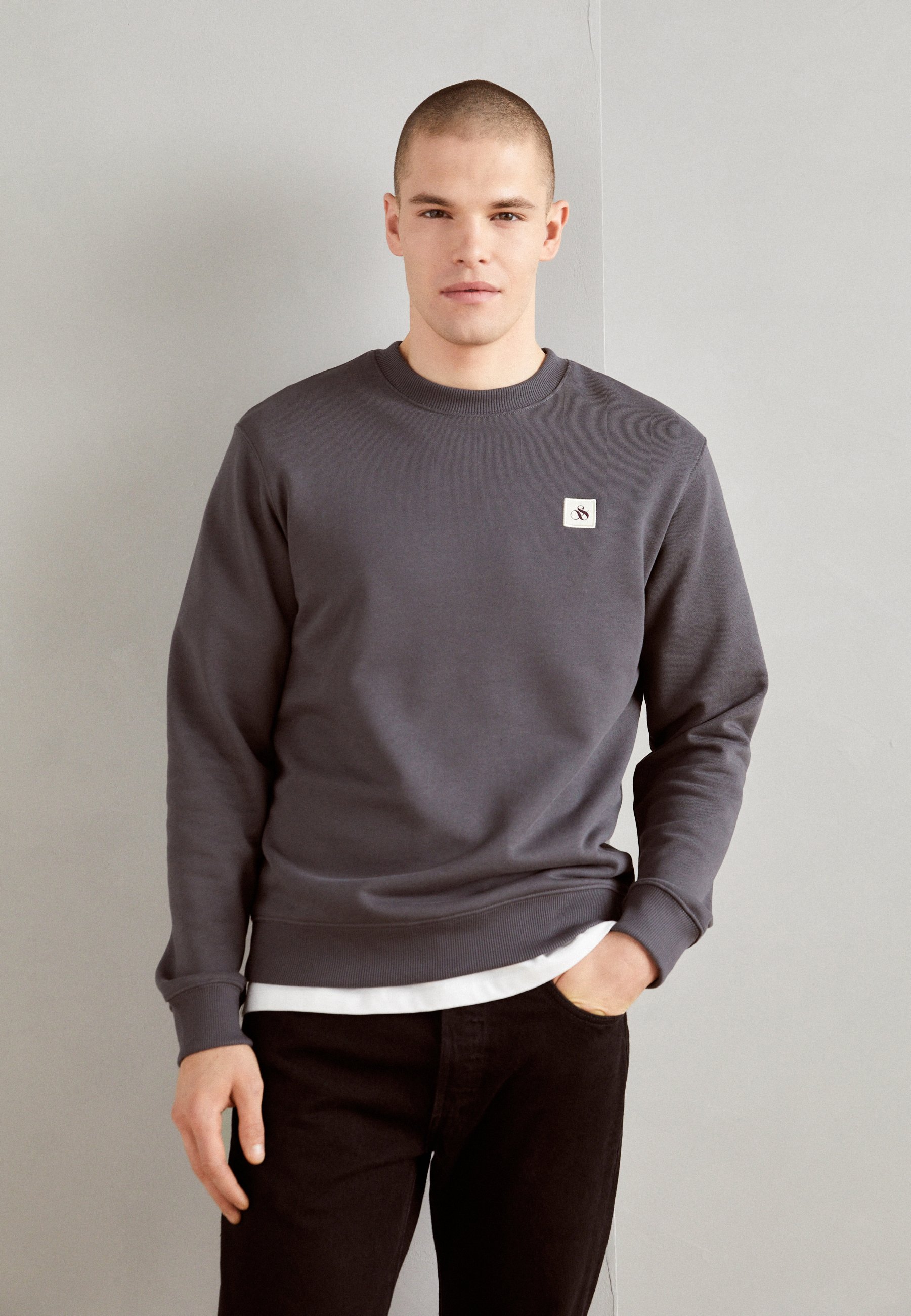 Scotch & Soda REGULAR FIT LOGO BADGE - Sweatshirt - moondust/dark grey