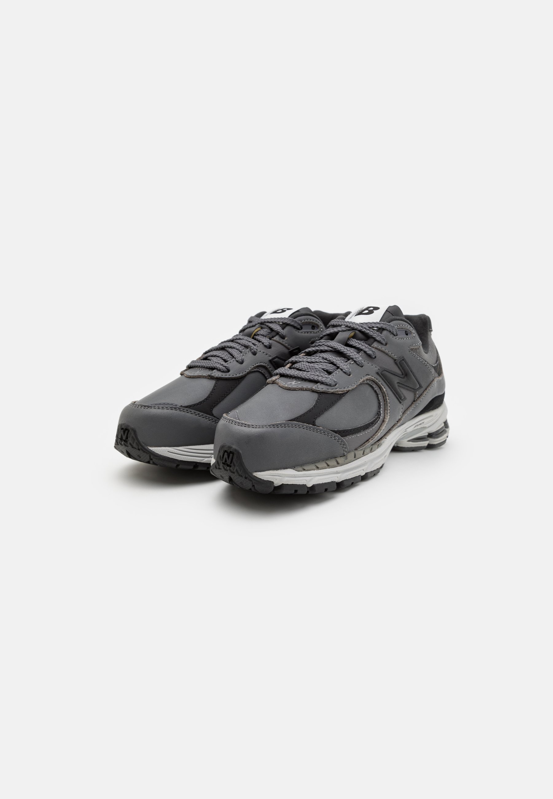 NB 2002 UNISEX - Trainers - castlerock/grey