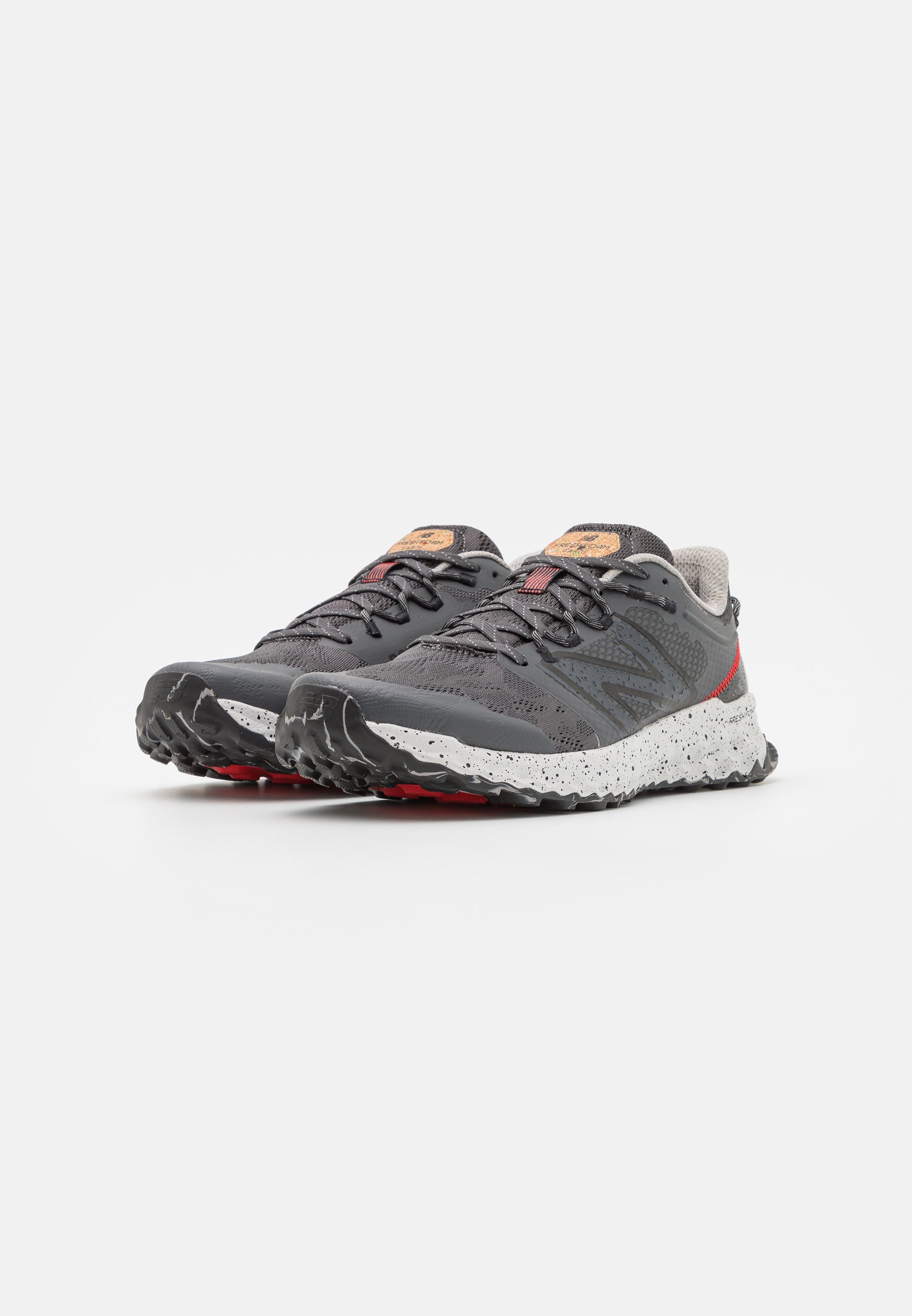 NB FRESH FOAM GAROE V1 - Trail running shoes - magnet/dark grey