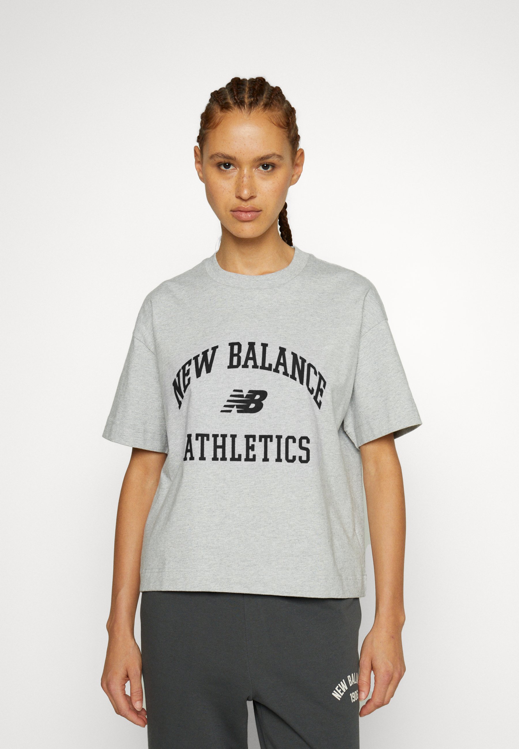 NB ATHLETICS VARSITY BOXY  - Print T-shirt - grey