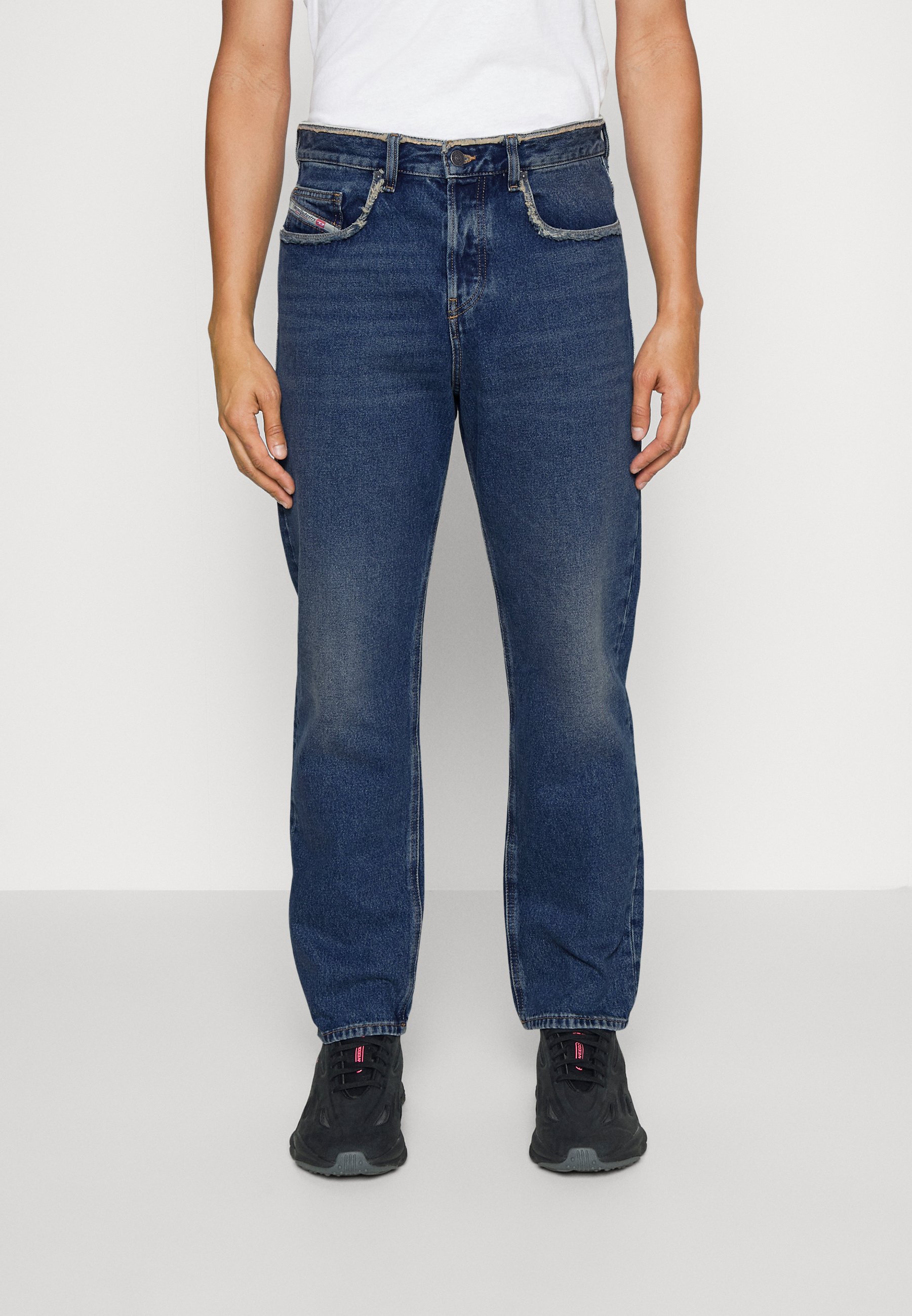 Diesel 2020 D-VIKER-SP5 - Straight leg jeans - black denim/blue denim