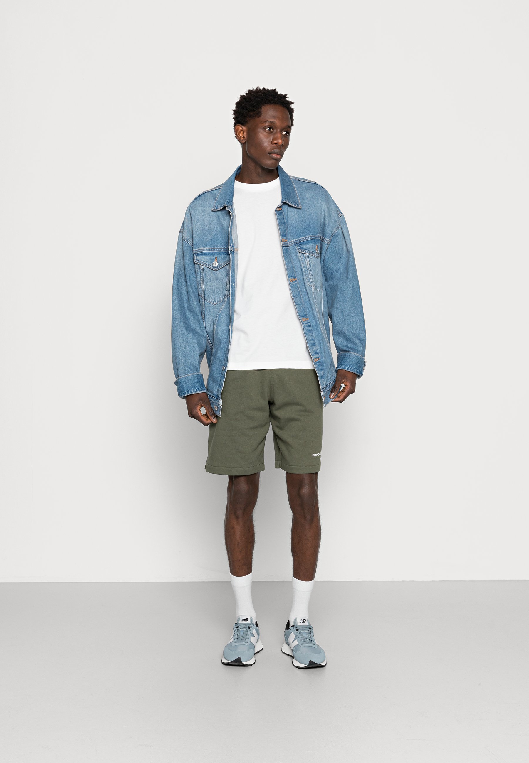NB CLASSIC ARCH TEE - Print T-shirt - white