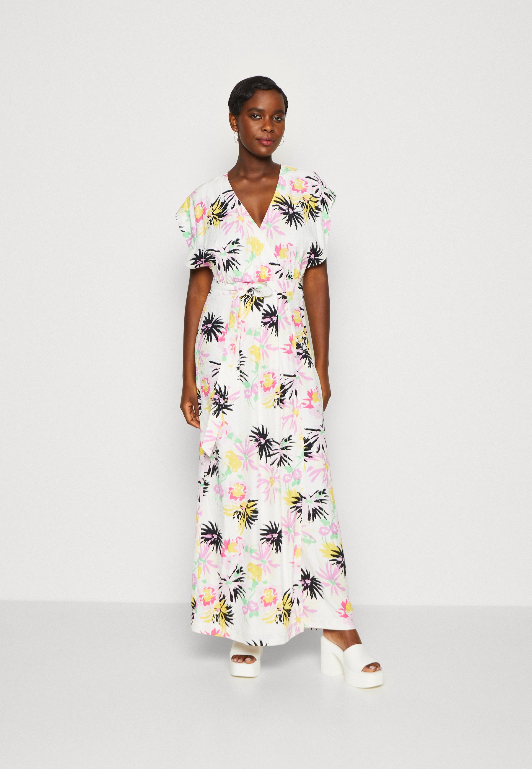 Scotch & Soda ALLOVER PRINTED DRESS - Maxi dress - white