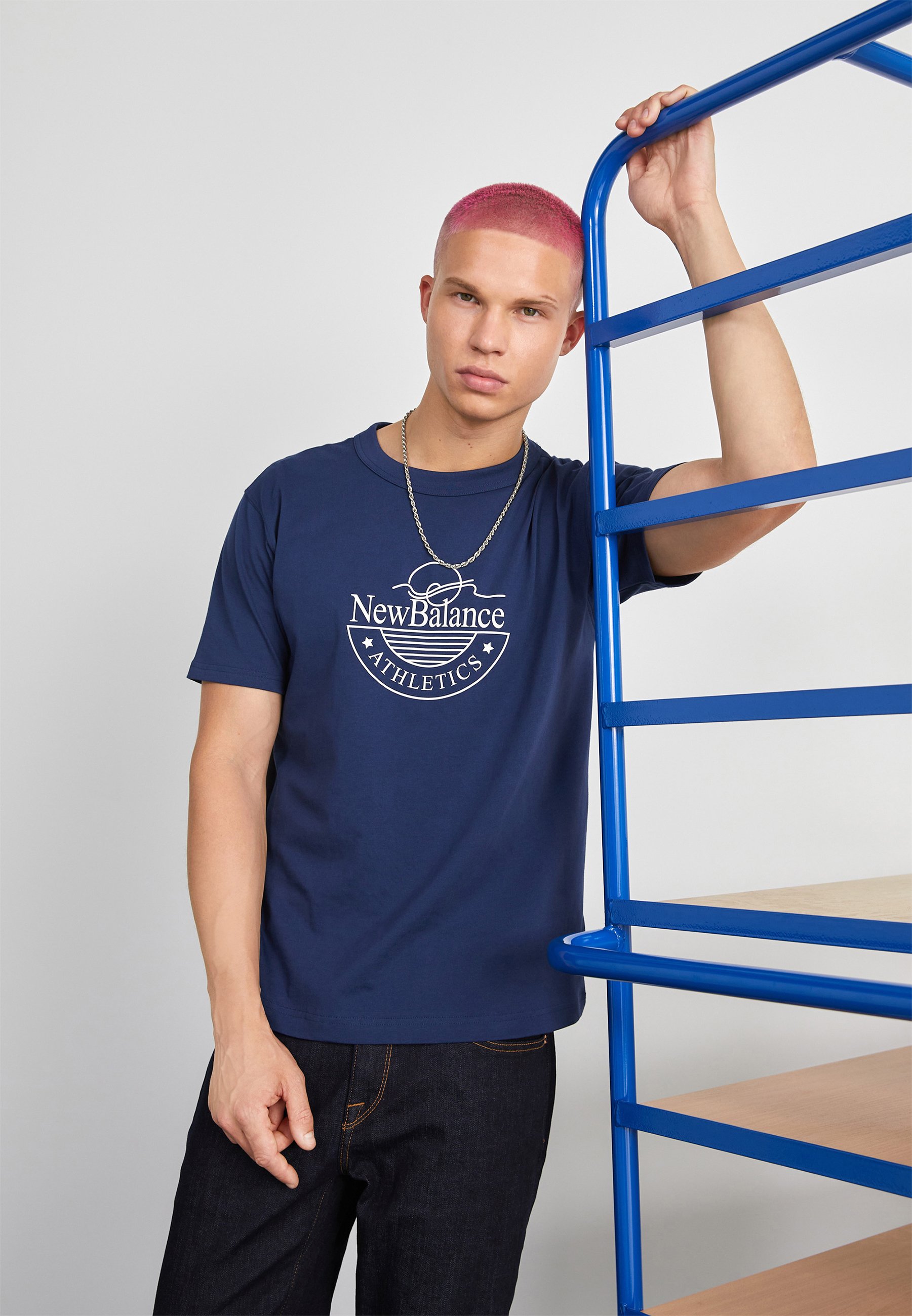 NB ATHLETICS ARCHIVE GRAPHIC - Print T-shirt - navy/blue