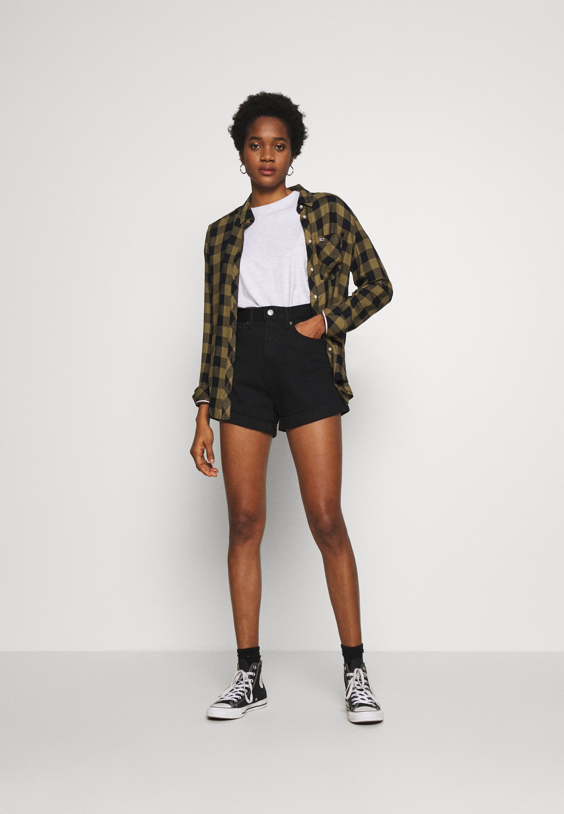 Levi's® MOM LINE  - Denim shorts - flash black/black