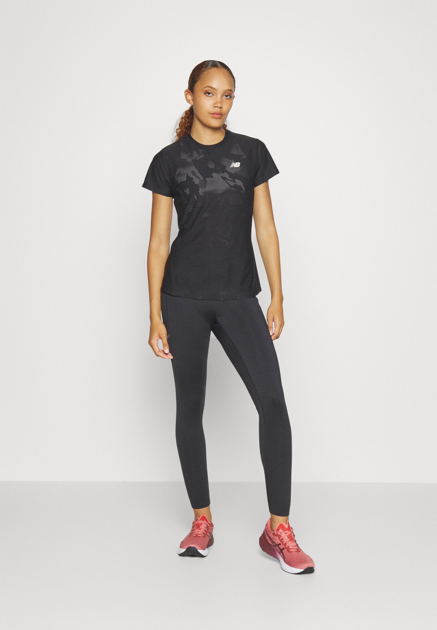 NB SPEED SHORT SLEEVE - Sports T-shirt - black